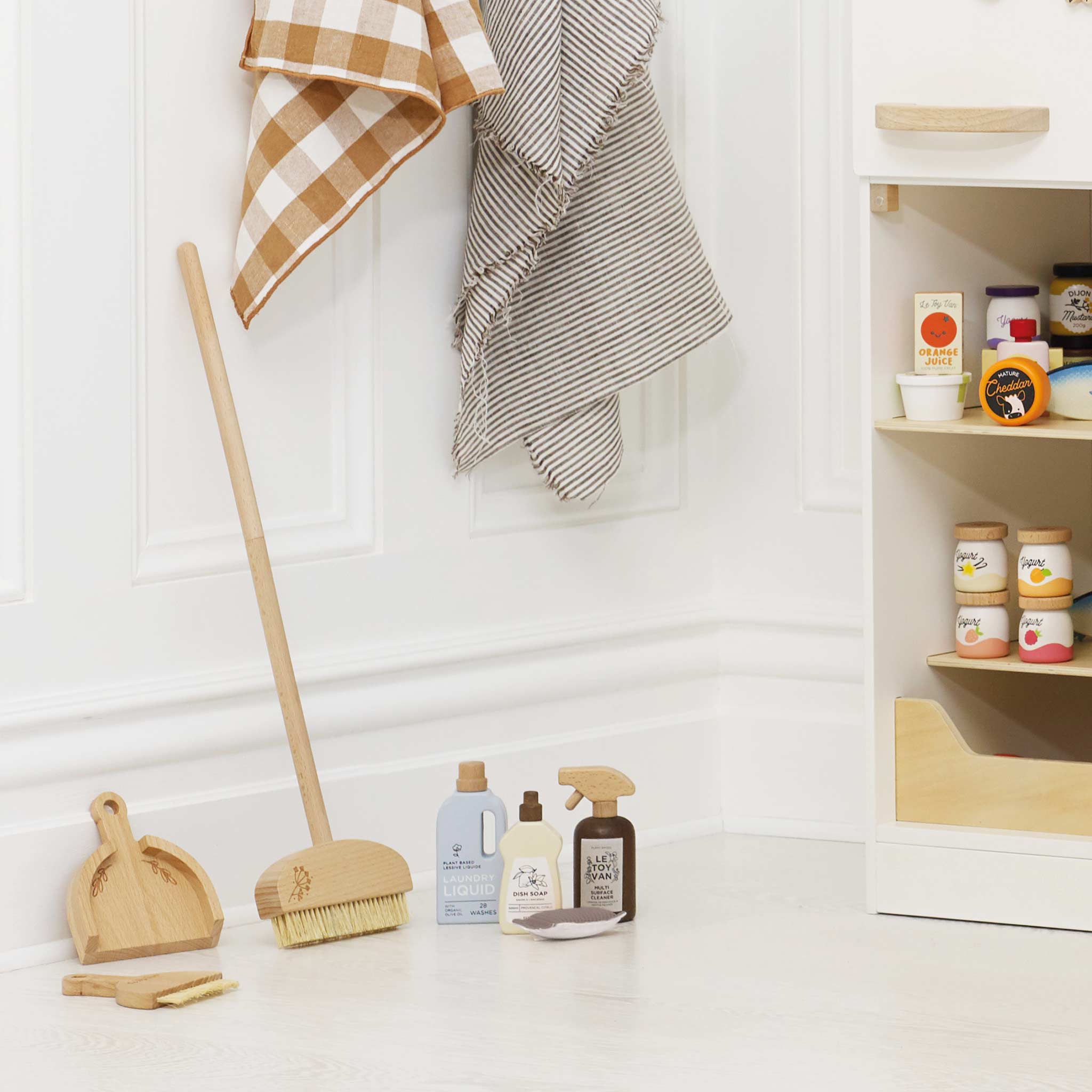 Le Toy Van Eco-Friendly Cleaning Set