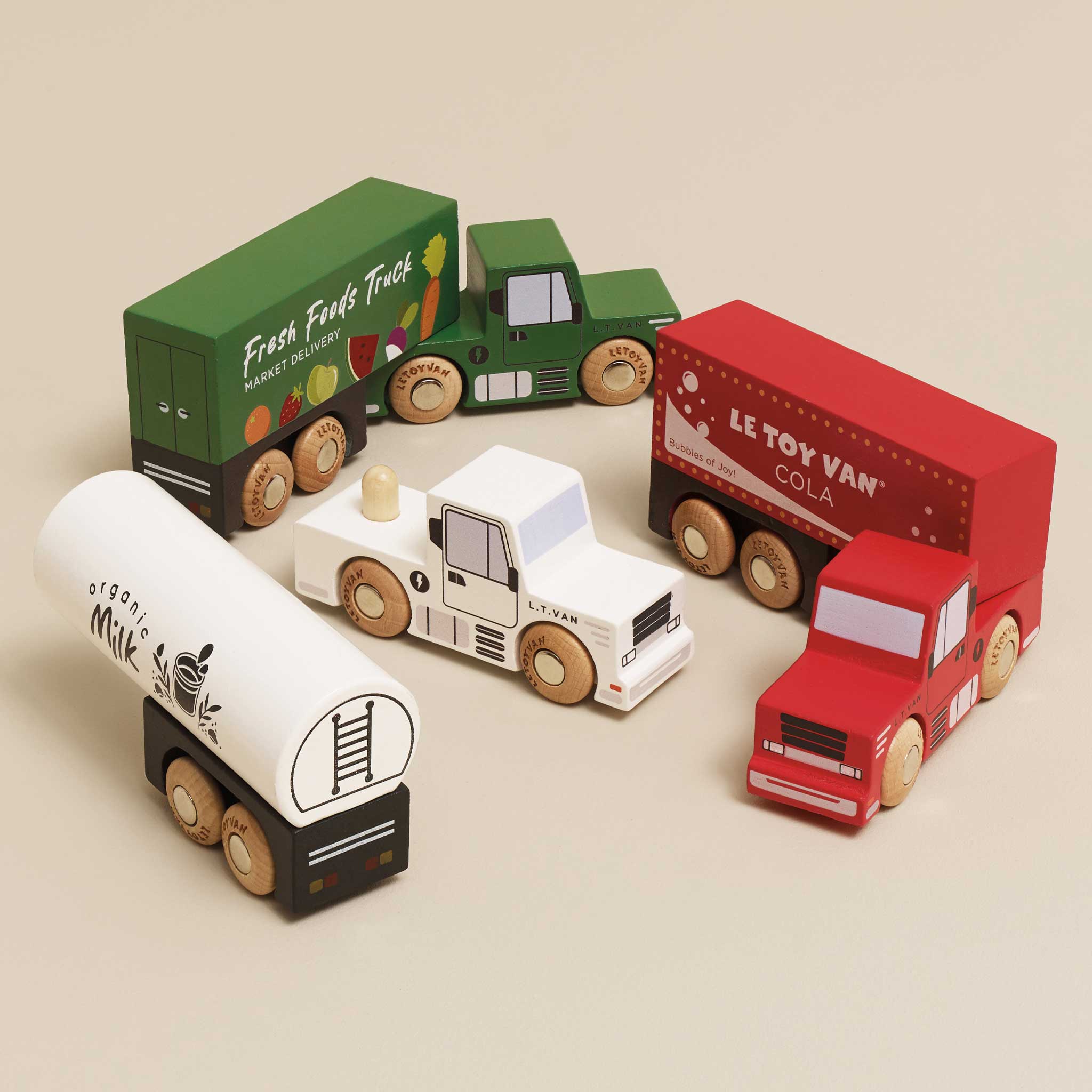 Le Toy Van Wooden Trailer Truck Set