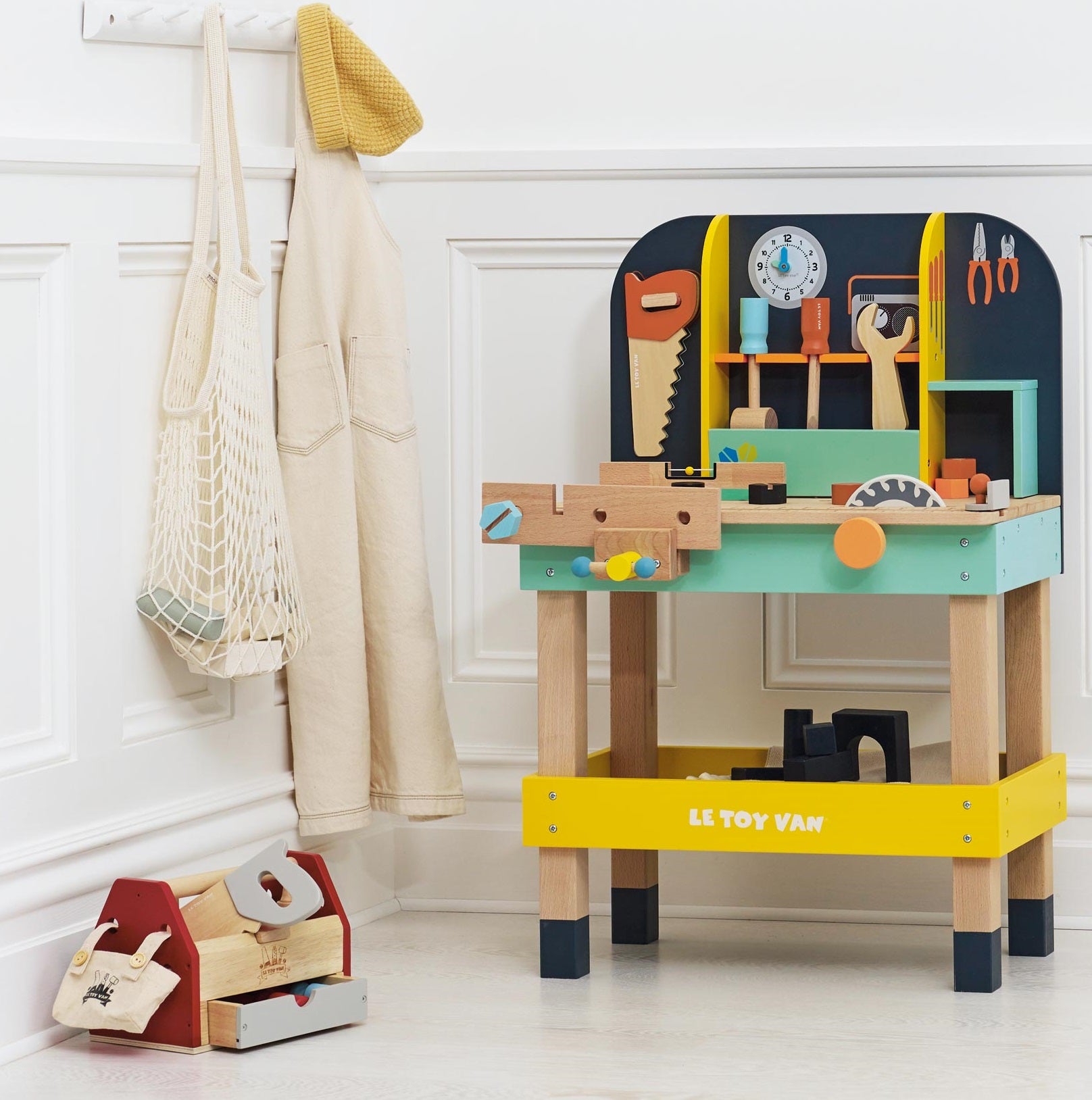 Le Toy Van Alex’s Wooden Workbench