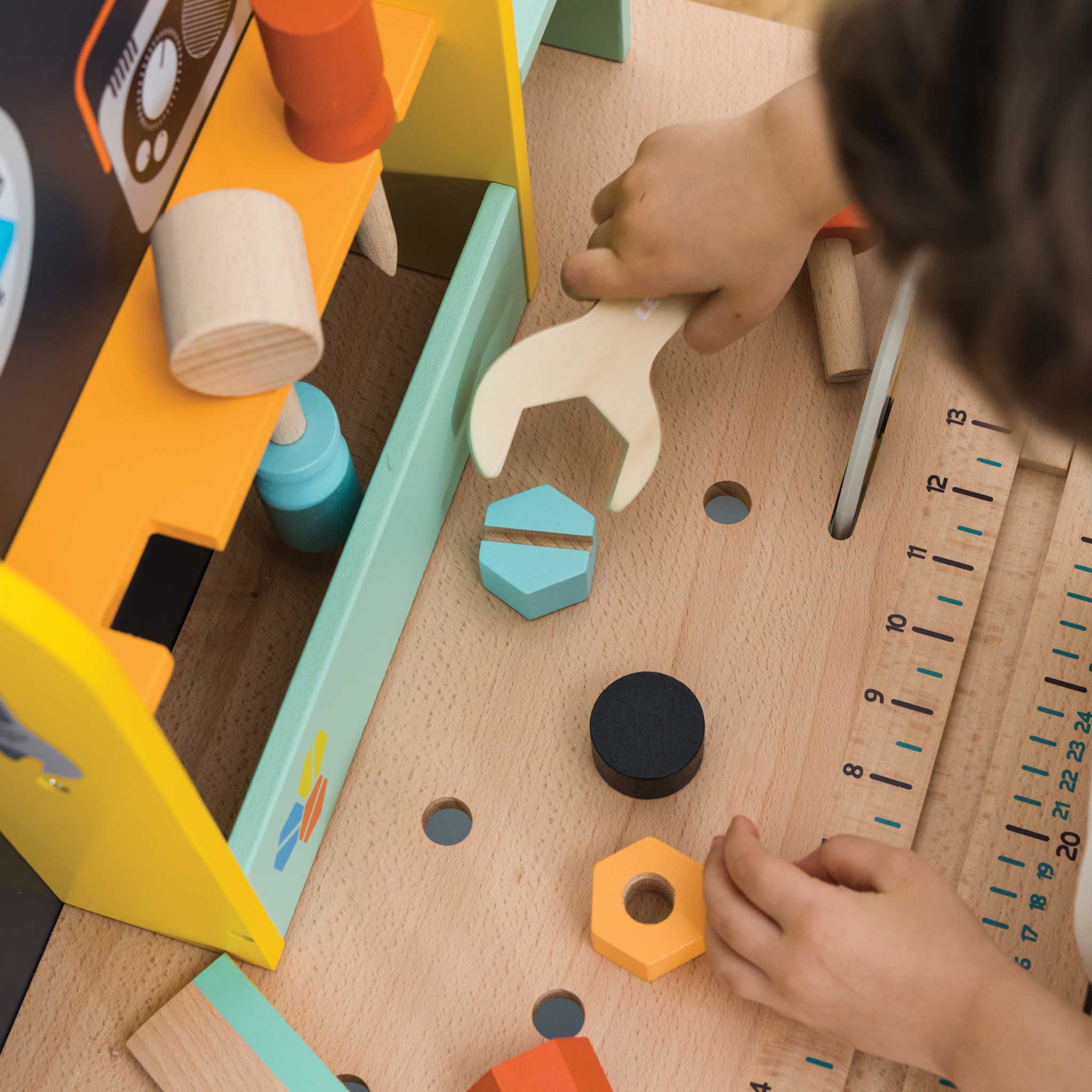Le Toy Van Alex’s Wooden Workbench