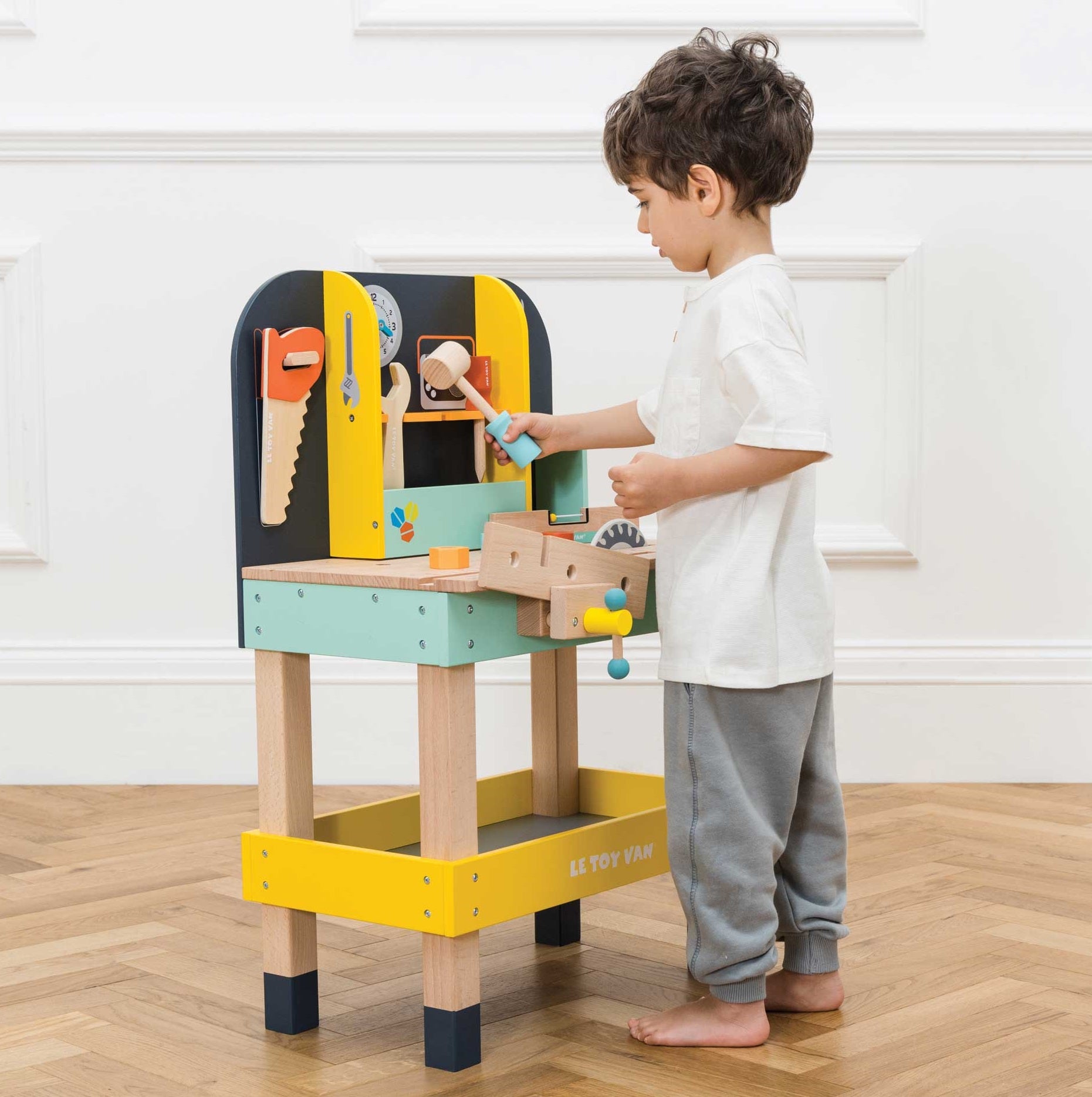 Le Toy Van Alex’s Wooden Workbench
