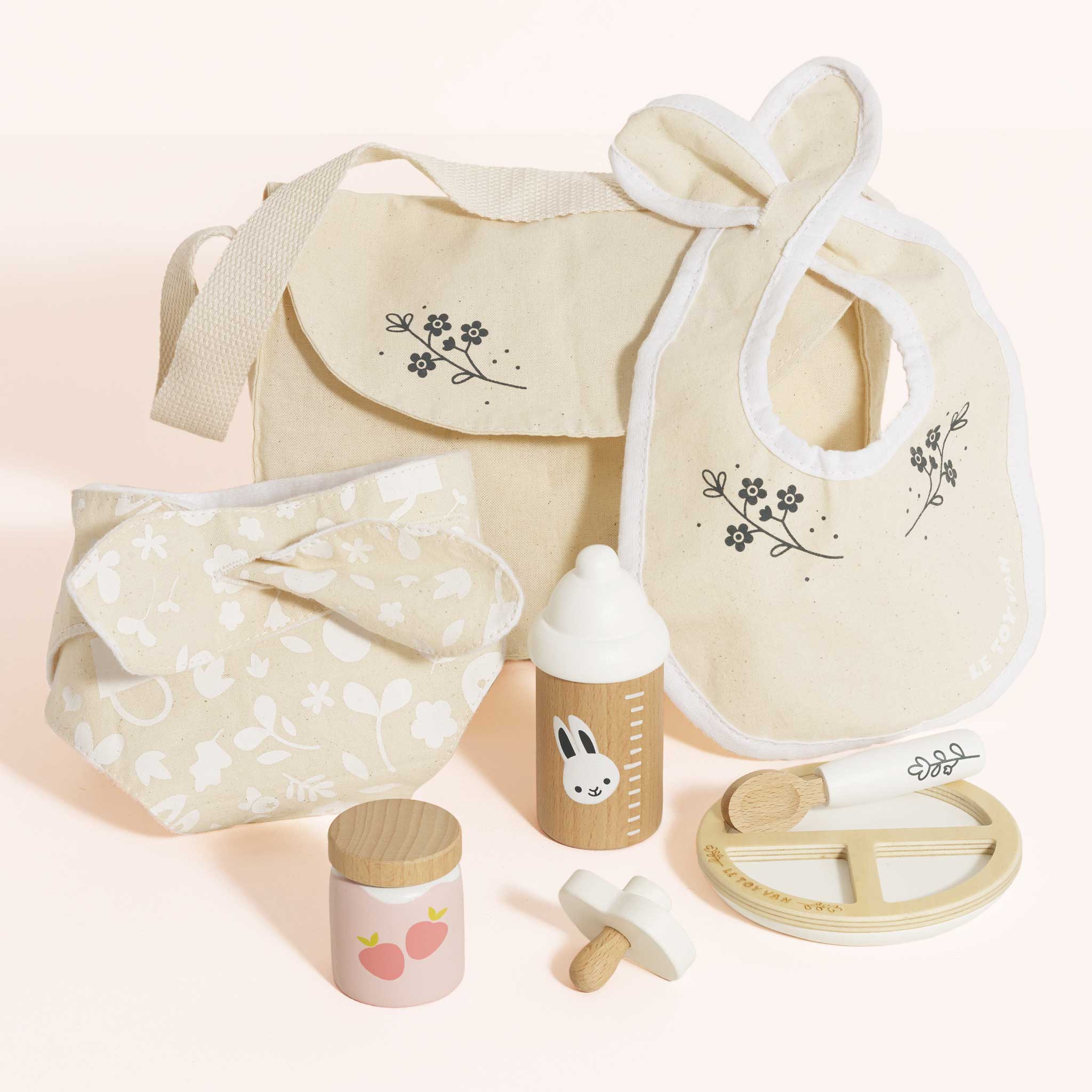 Le Toy Van Nursing Set & Bag