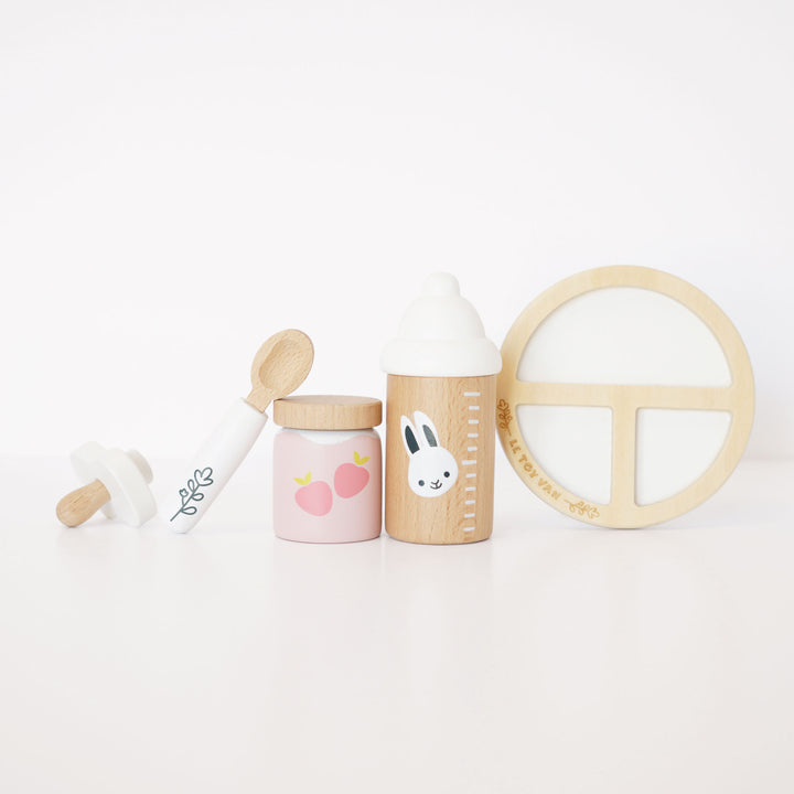 Le Toy Van Nursing Set &amp; Bag