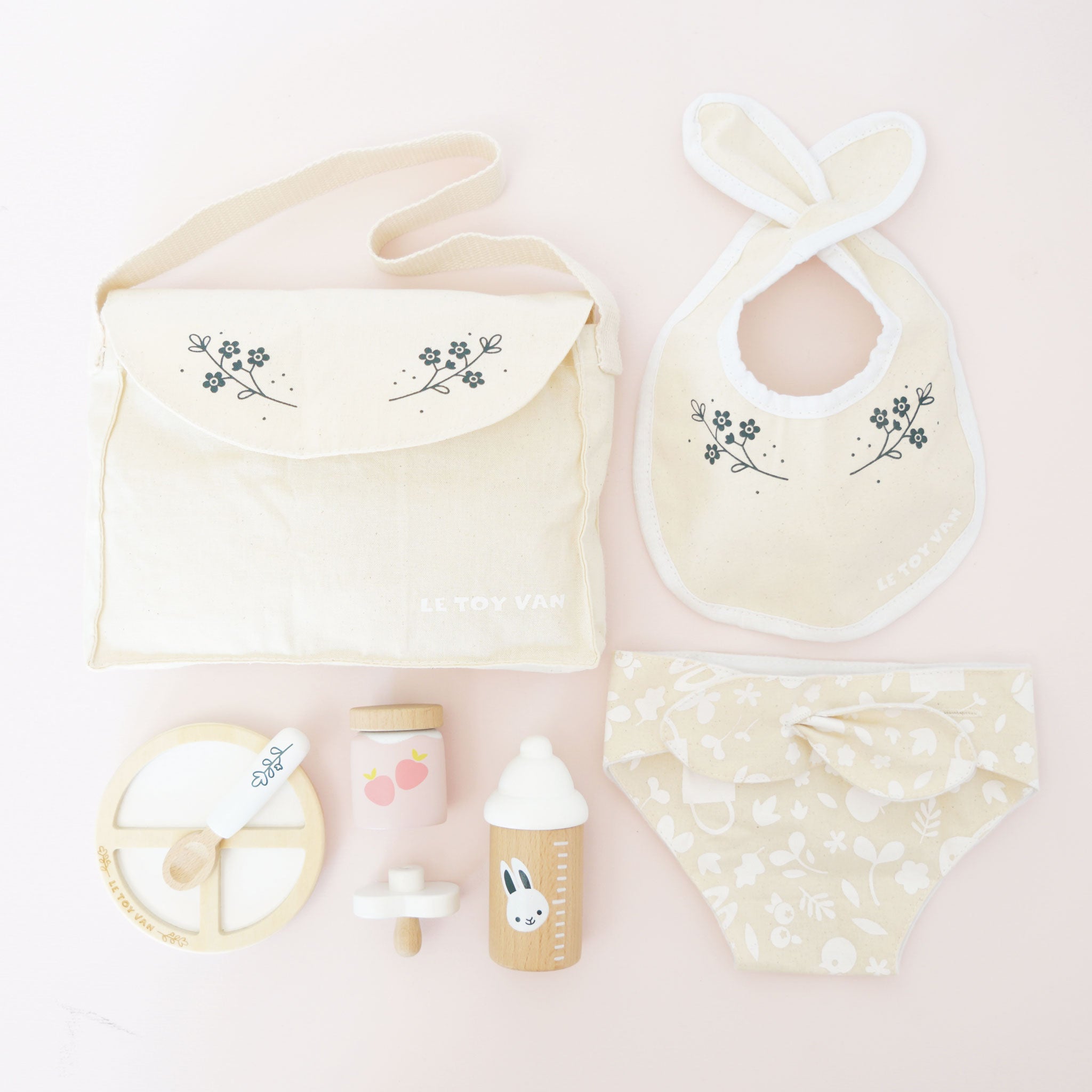Le Toy Van Nursing Set & Bag
