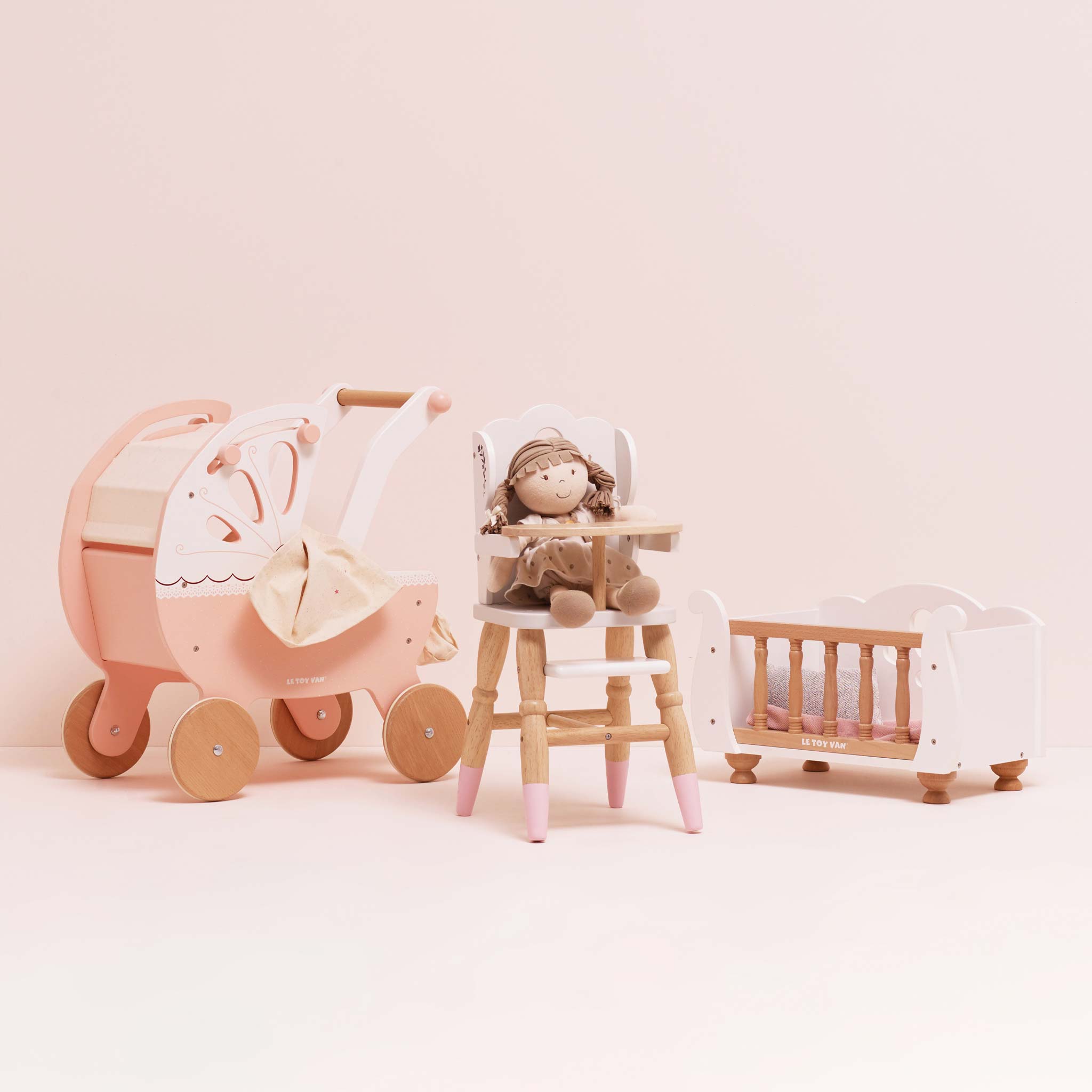 Le Toy Van Dolls Wooden Sleigh Cot