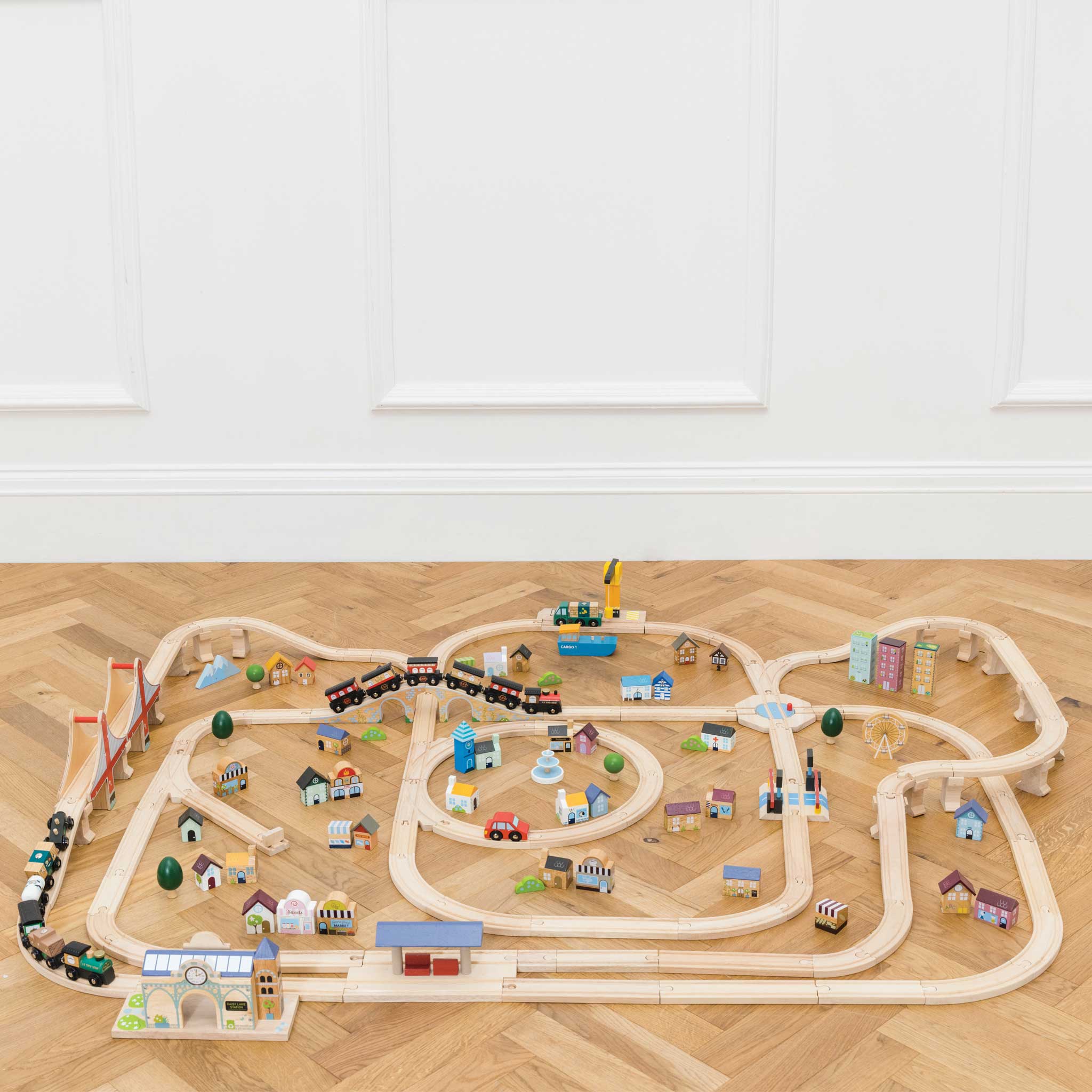 Le Toy Van Royal Express Train Set