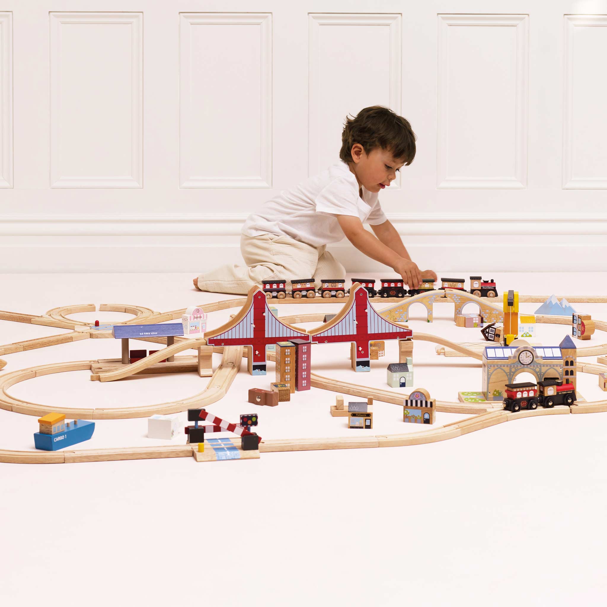 Le Toy Van Royal Express Train Set