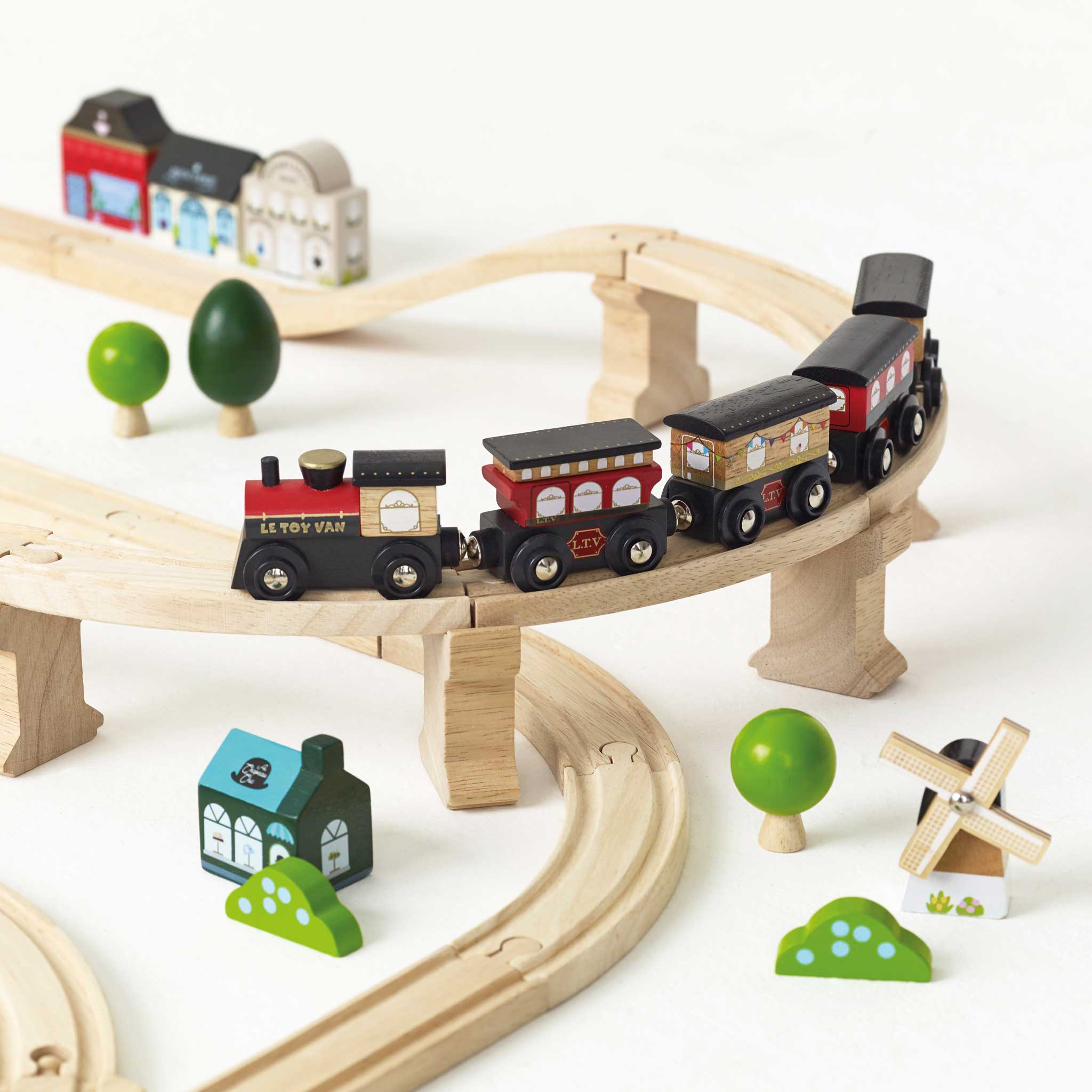Le Toy Van London Train Set