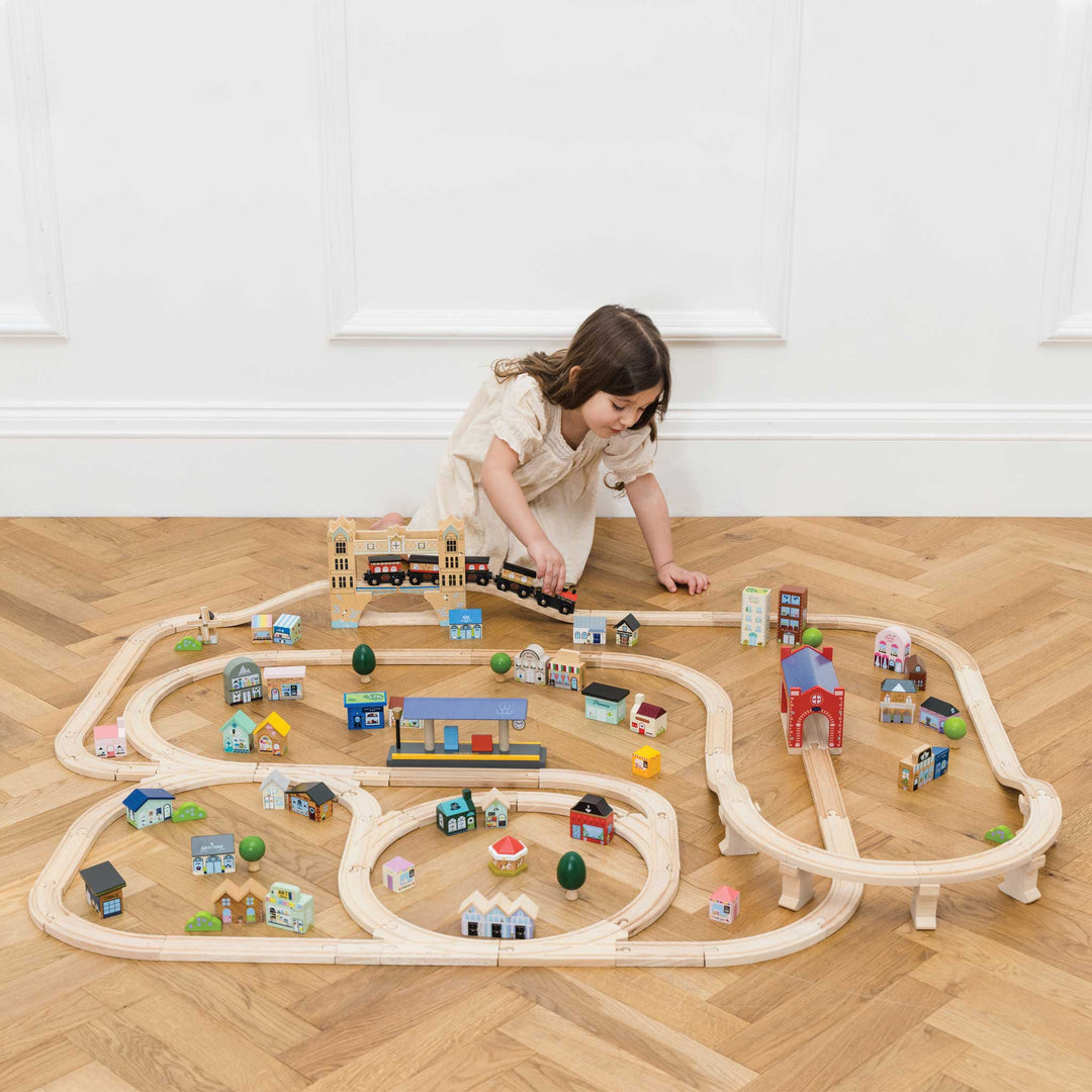 Le Toy Van London Train Set