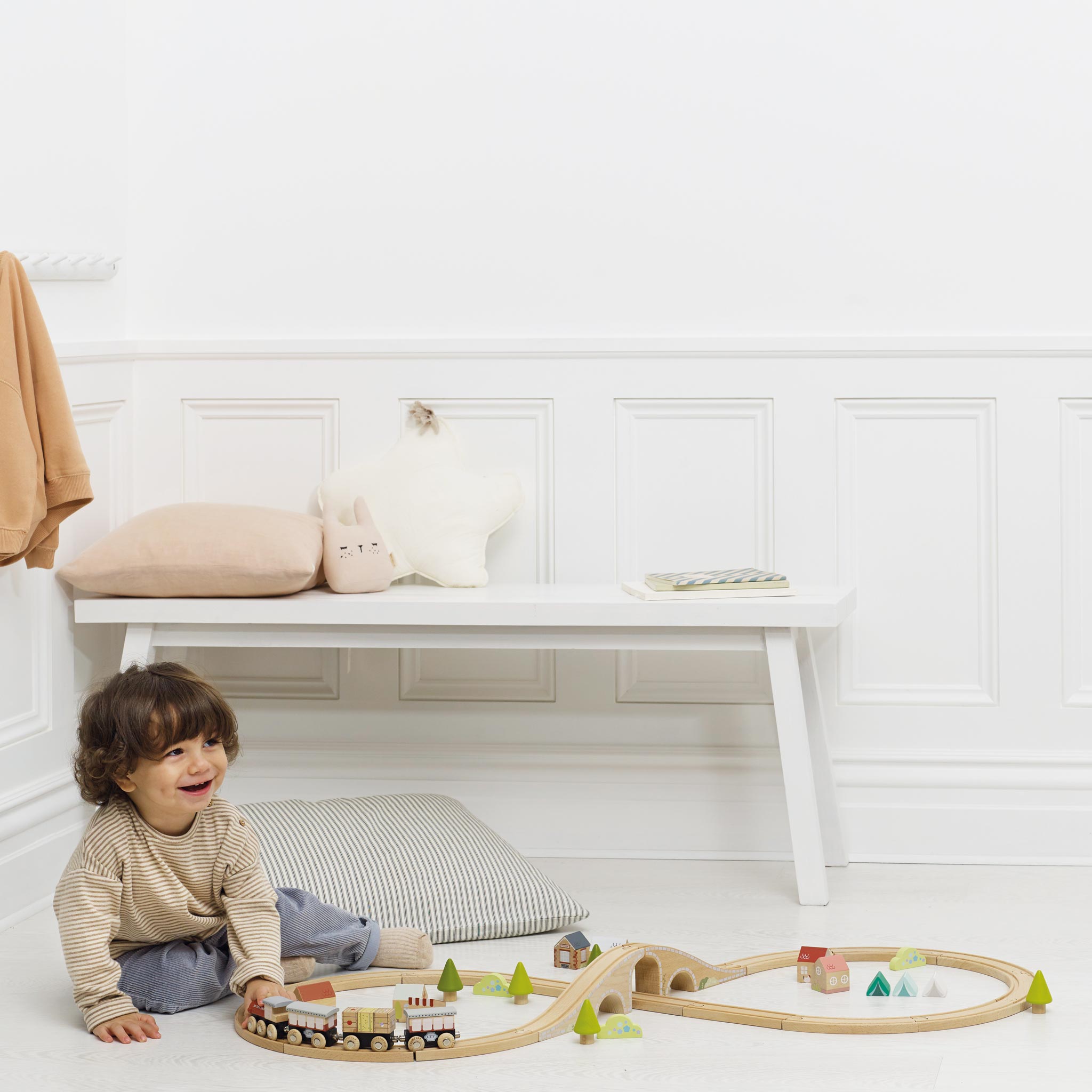 Le Toy Van Wooden Train Set