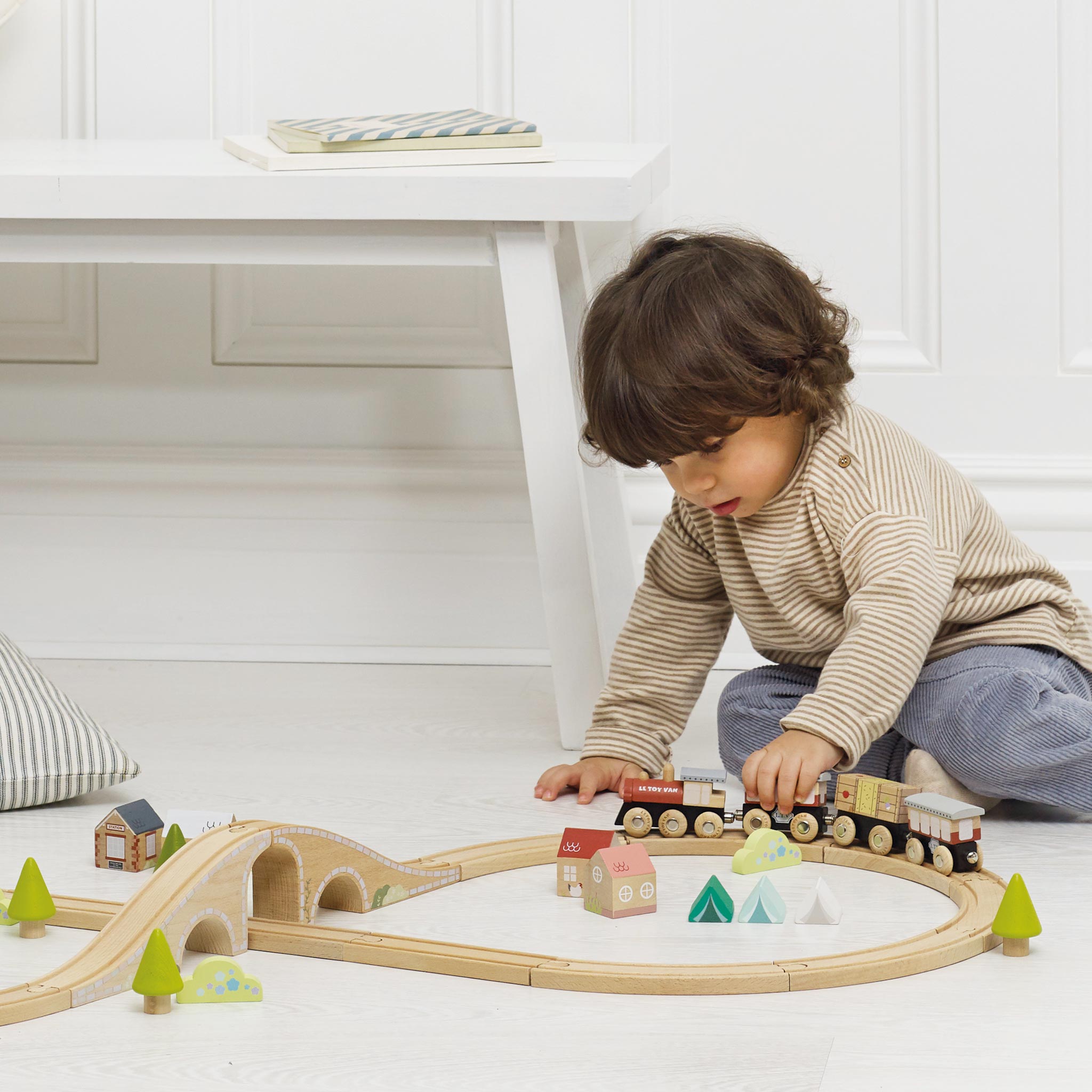 Le Toy Van Wooden Train Set