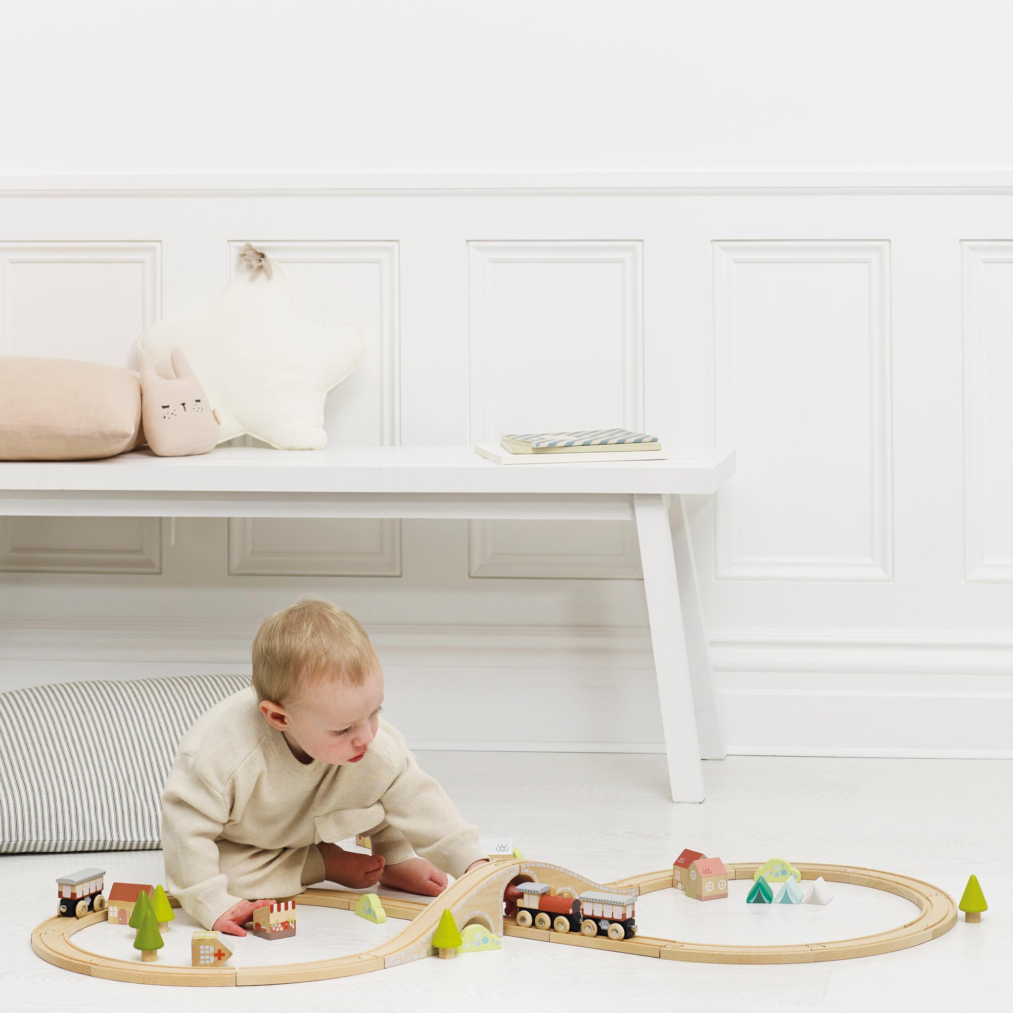 Le Toy Van Wooden Train Set