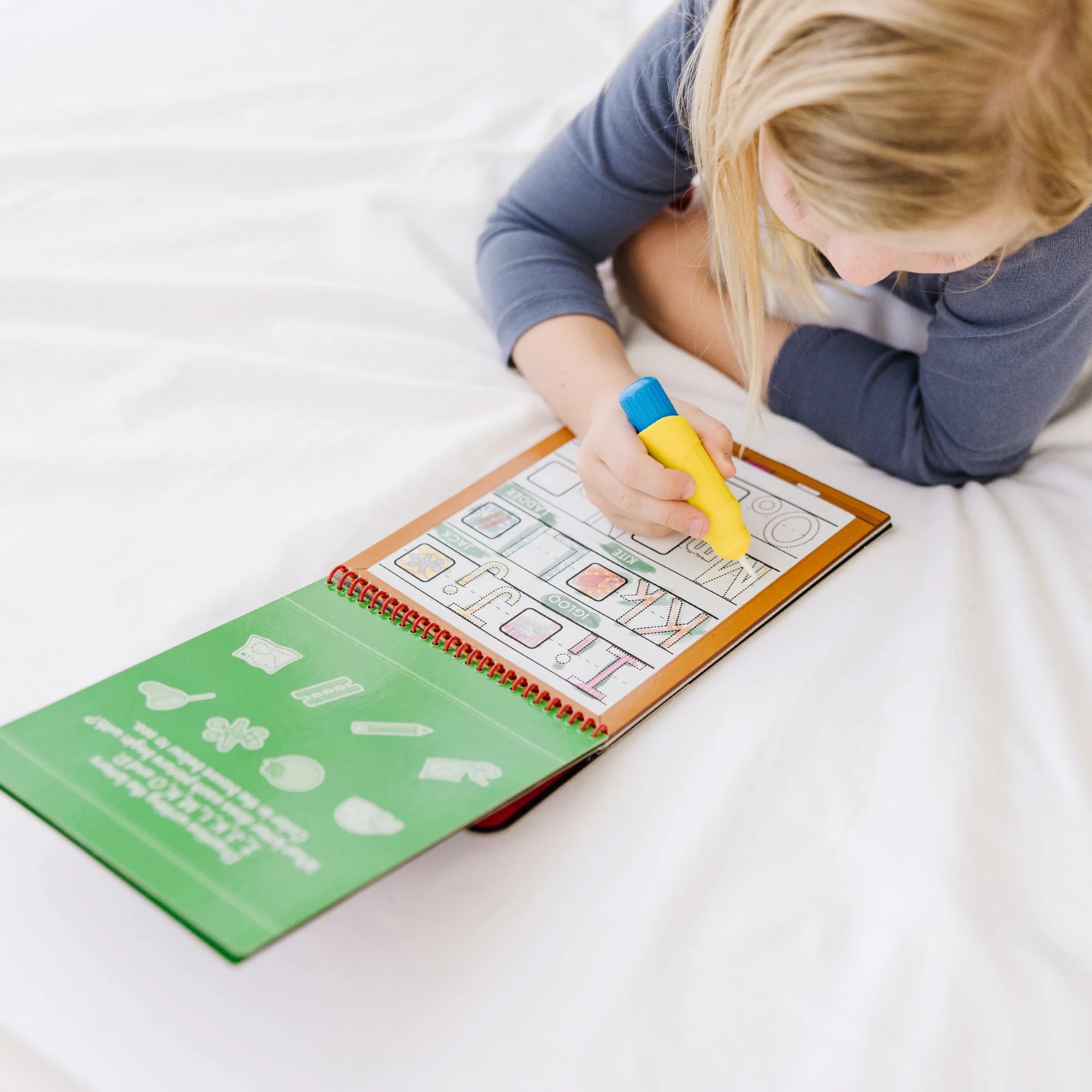 Melissa & Doug Water WOW!® Water Reveal Pad – Alphabet