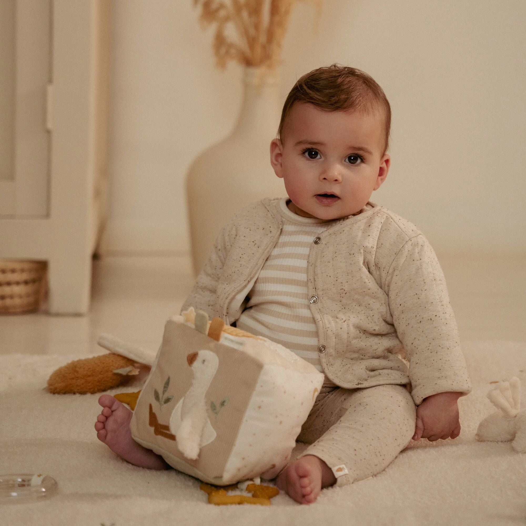 Little Dutch Soft Activity Cube – Newborn Naturals