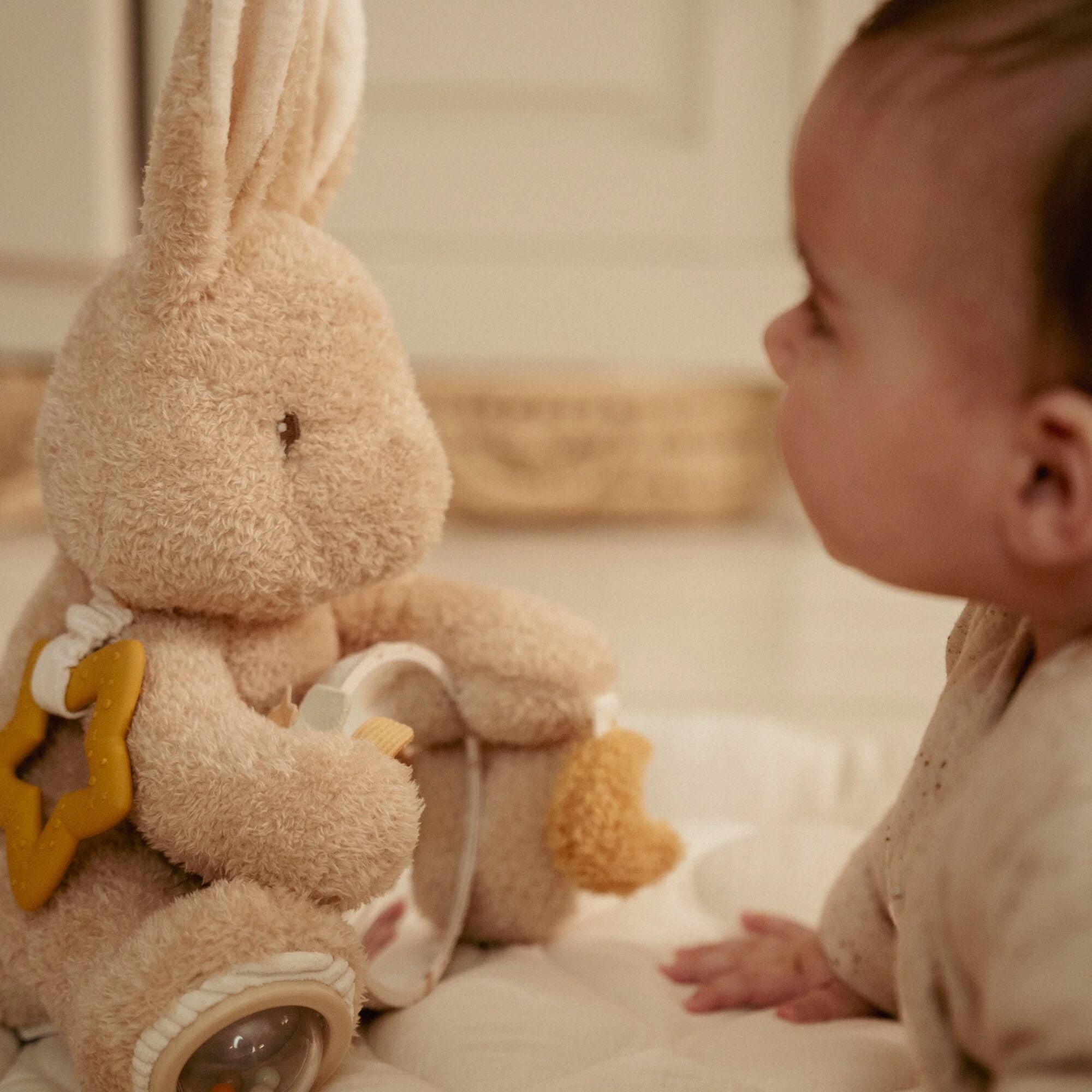 Little Dutch Soft Activity Baby Bunny – Newborn Naturals