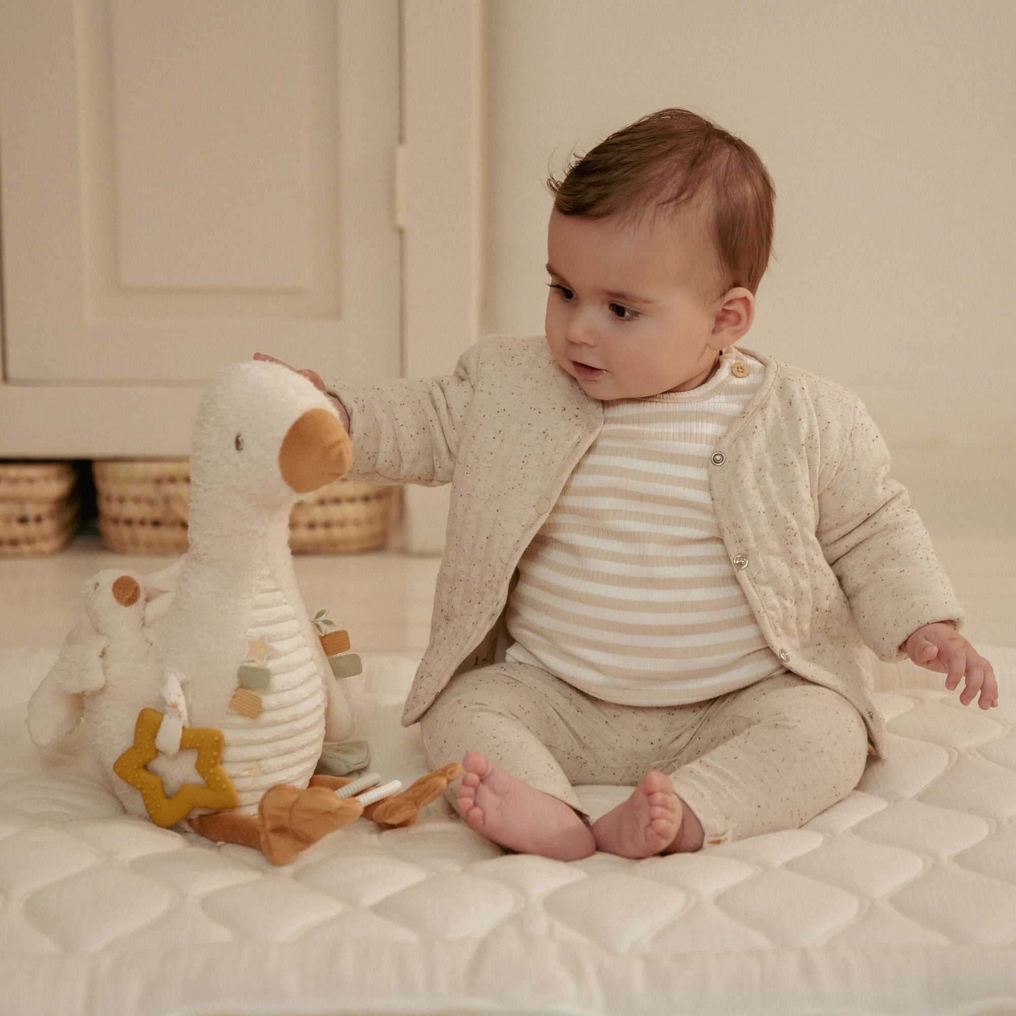 Little Dutch Soft Activity Little Goose – Newborn Naturals
