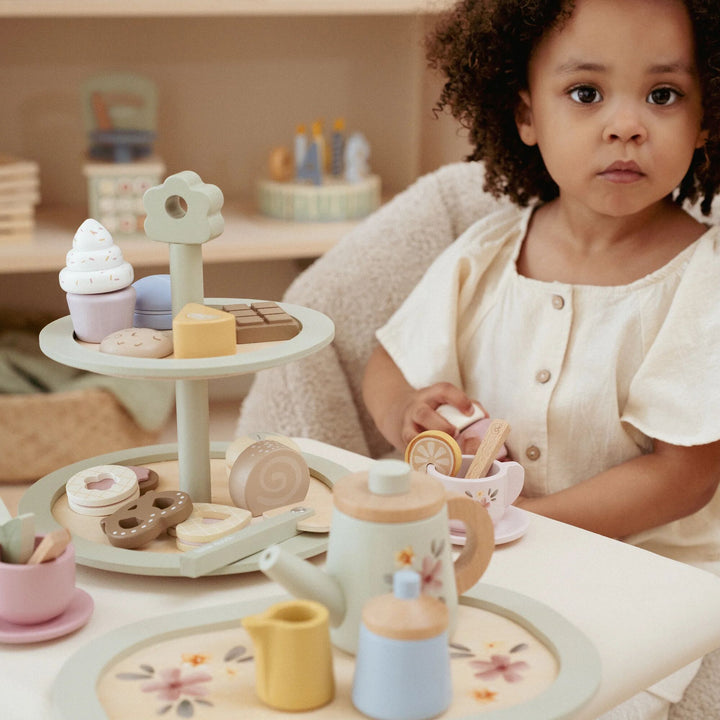 Little Dutch Wooden Cake Stand