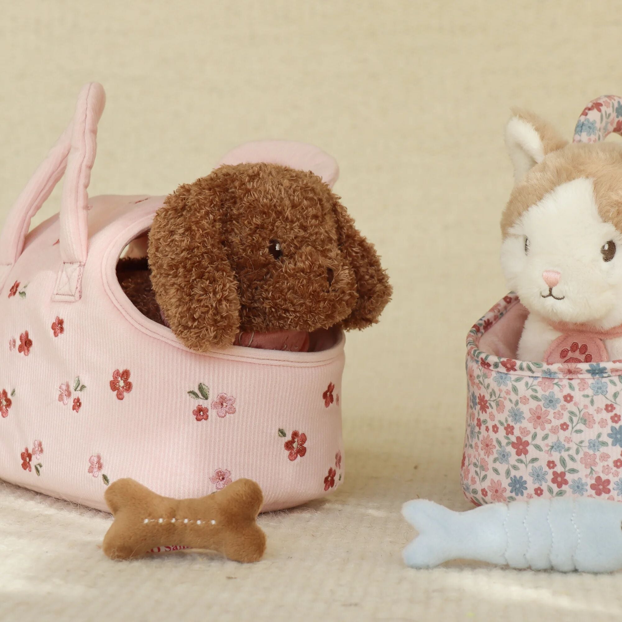Little Dutch Cuddle Dog in Pink Carry Bag – Jackie