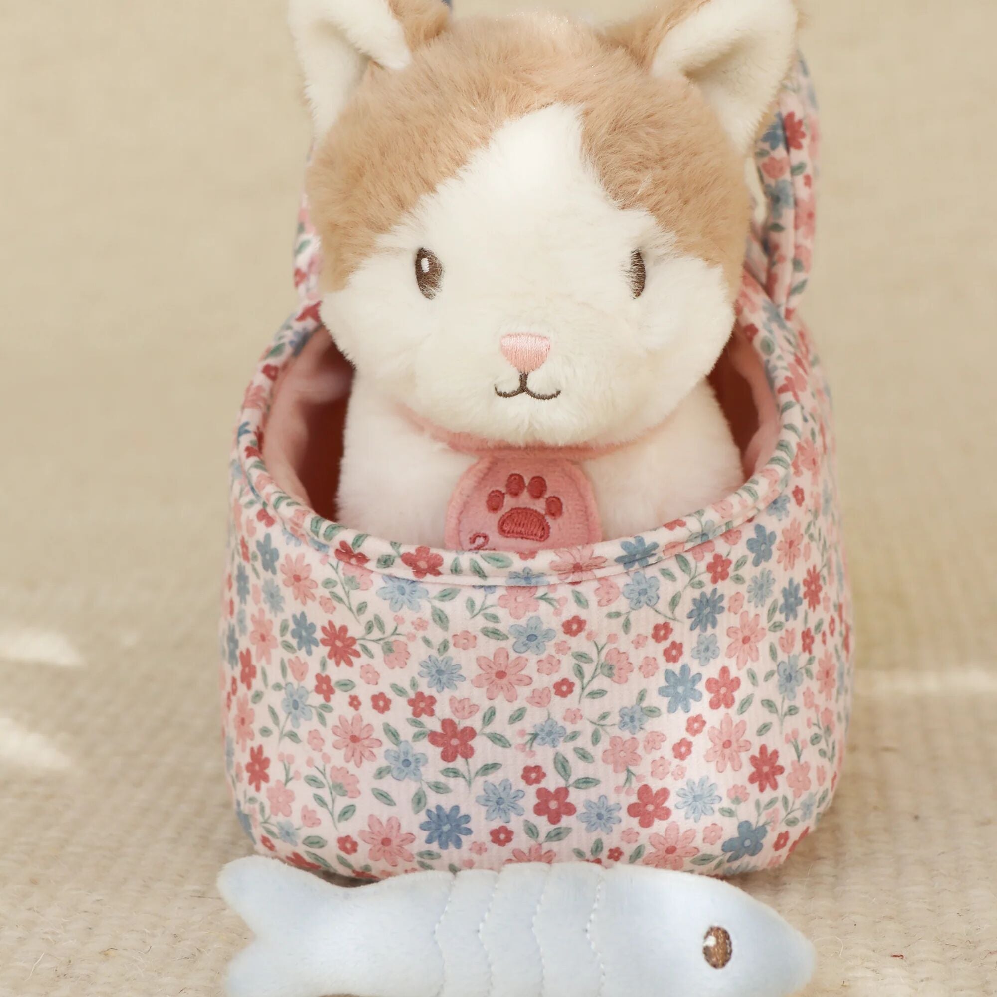 Little Dutch Cuddle Cat in Pink Carry Bag – Marley