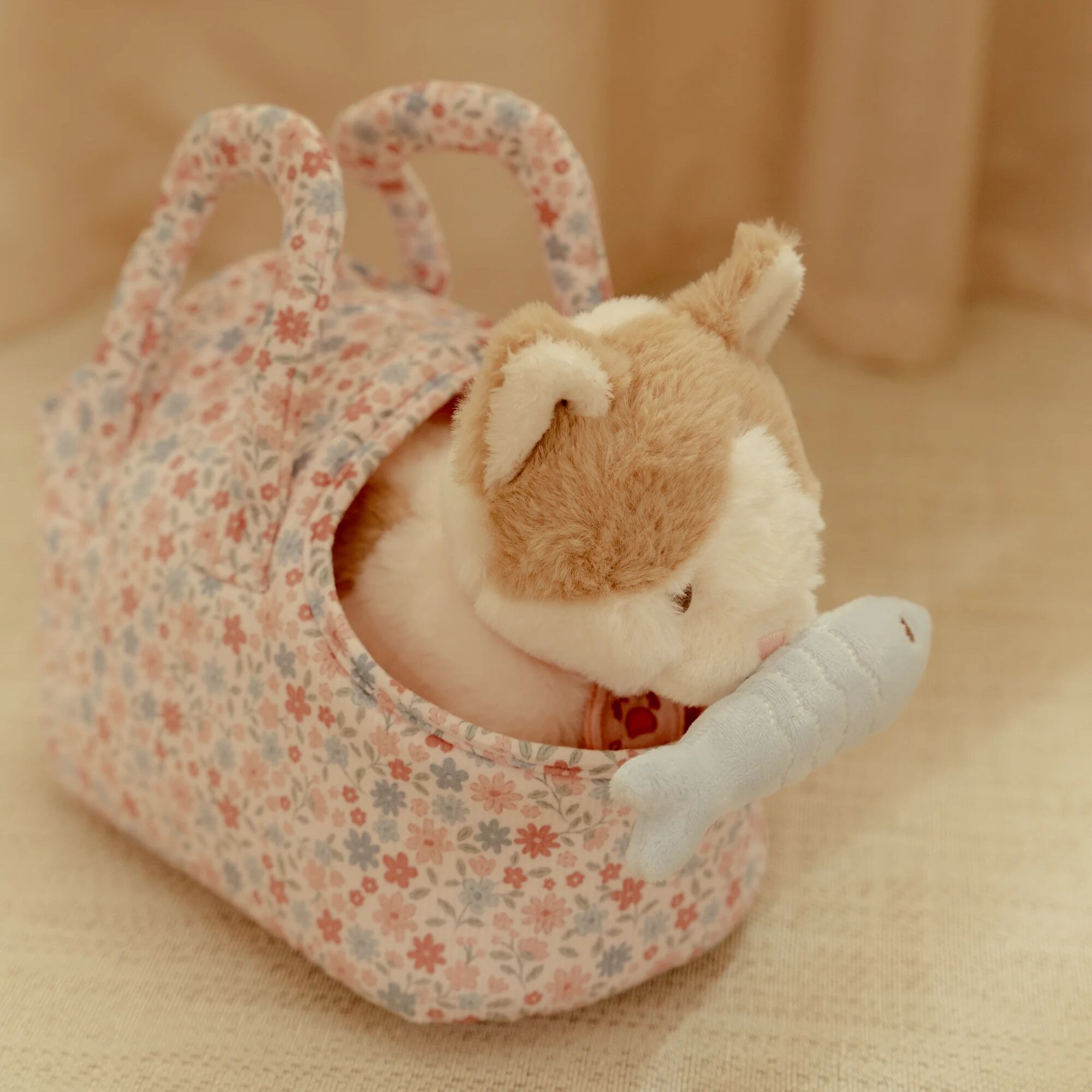 Little Dutch Cuddle Cat in Pink Carry Bag – Marley