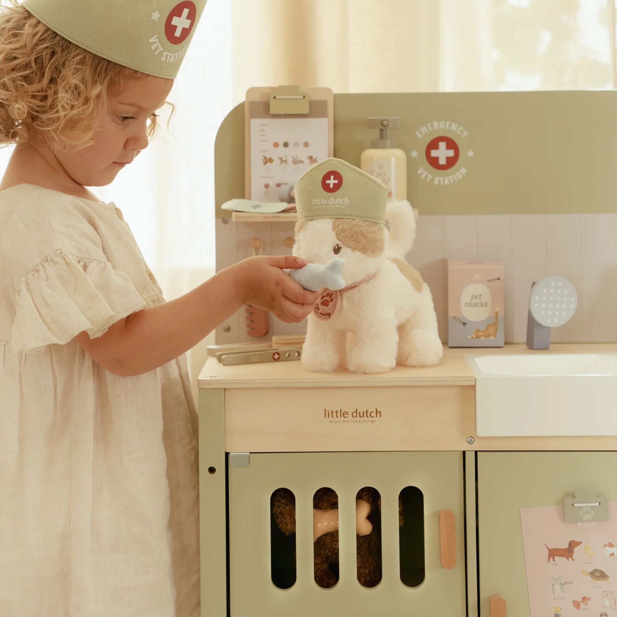 Little Dutch Wooden Veterinary Practice