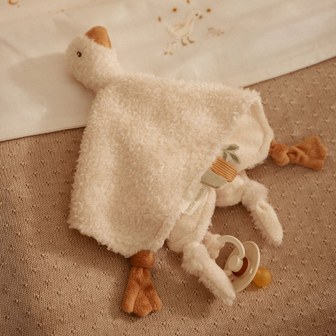 Little Dutch Little Goose Cuddle Cloth – Newborn Naturals
