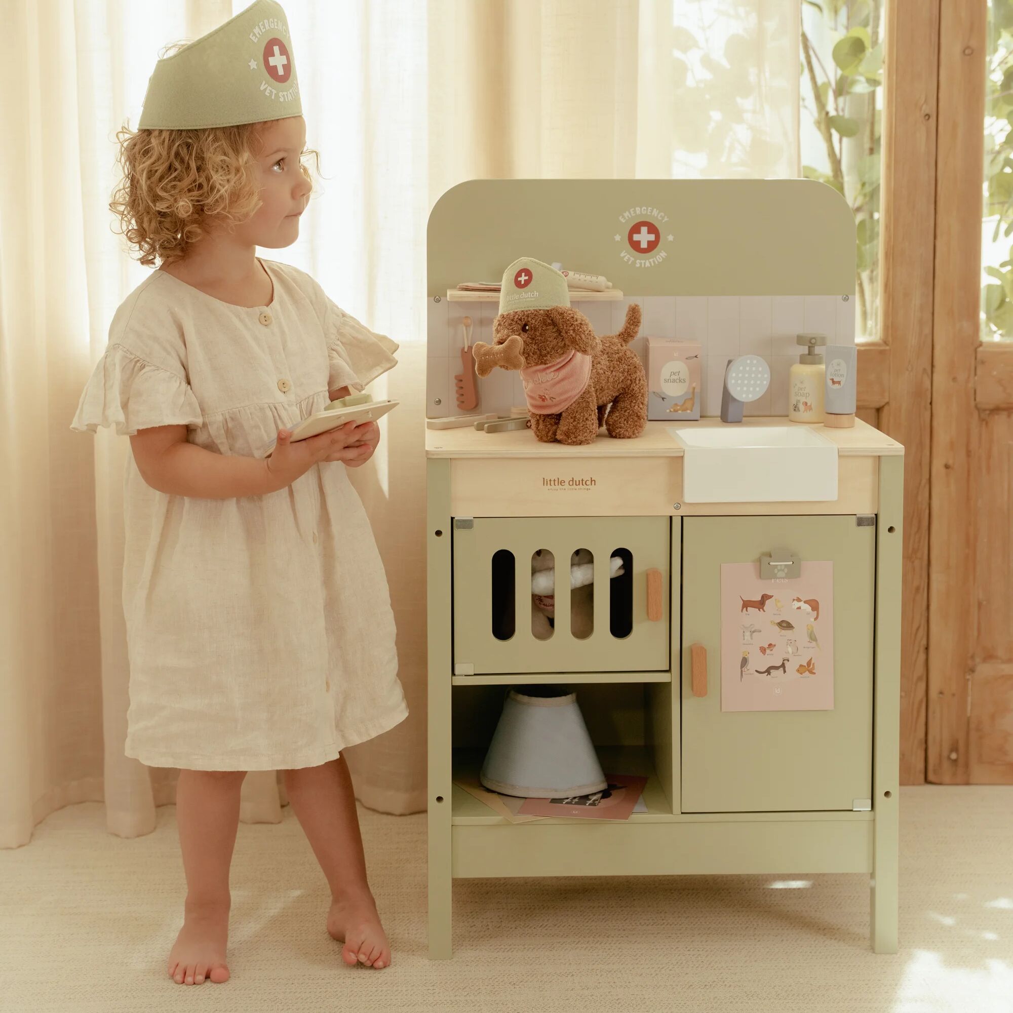 Little Dutch Wooden Veterinary Practice