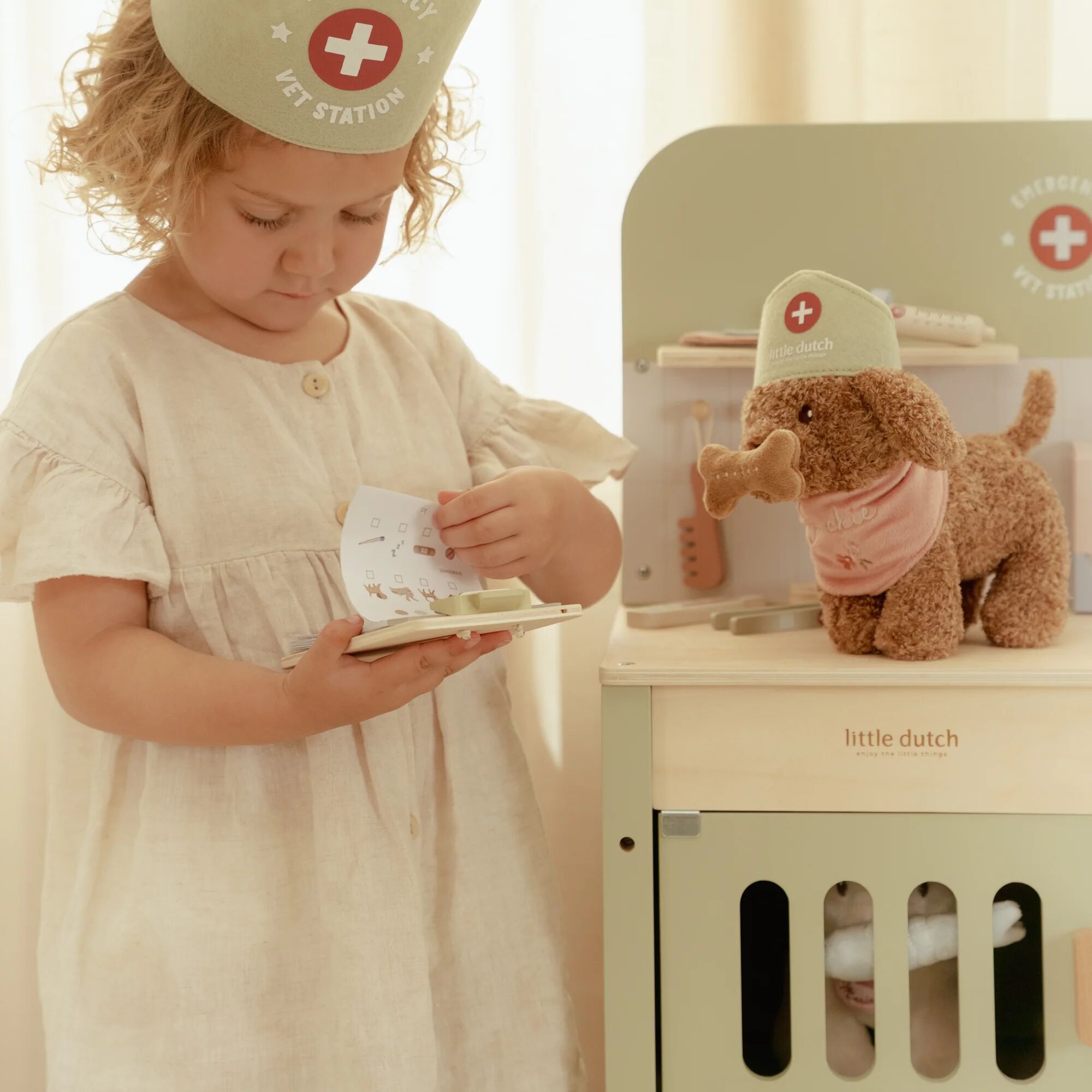 Little Dutch Wooden Veterinary Practice