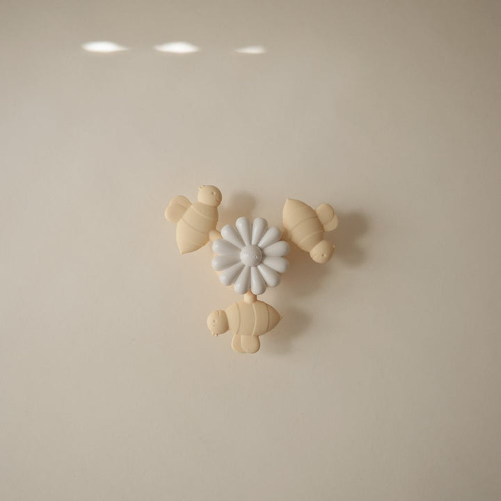 Mushie Bee Suction Spinner Toy