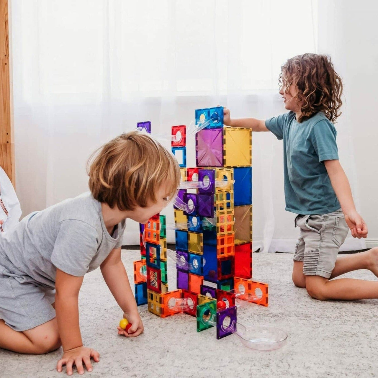 Connetix Tiles Magnetic Building Tiles Rainbow Ball Run Pack – 92 Piece