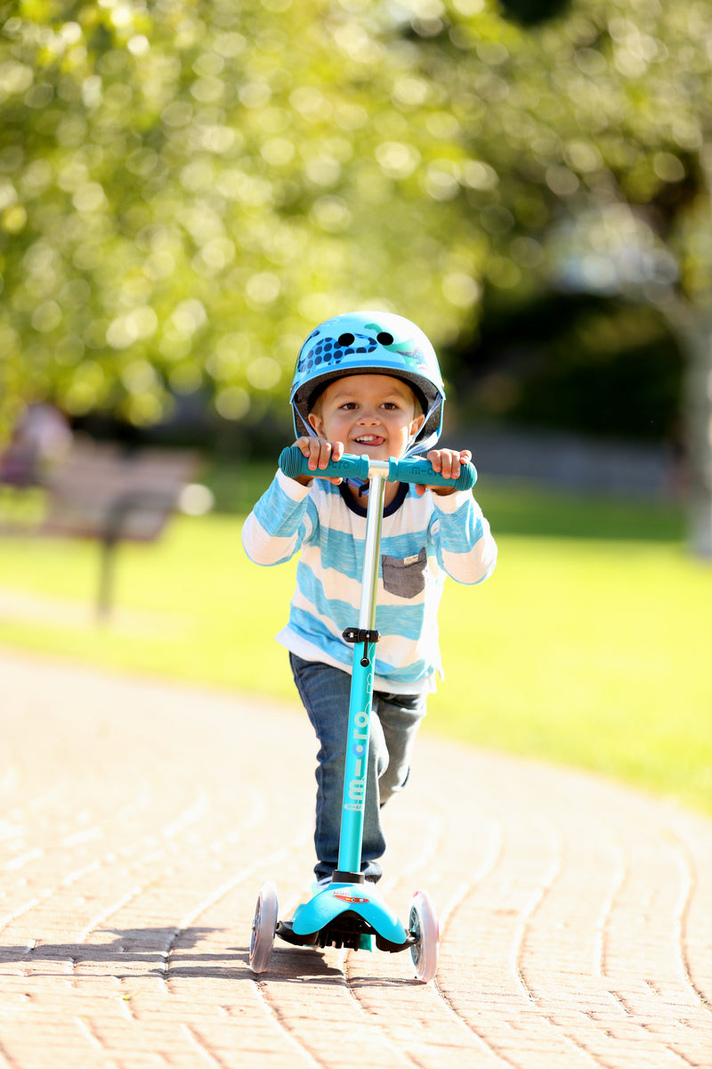 Micro® Mini Deluxe Scooter – Aqua