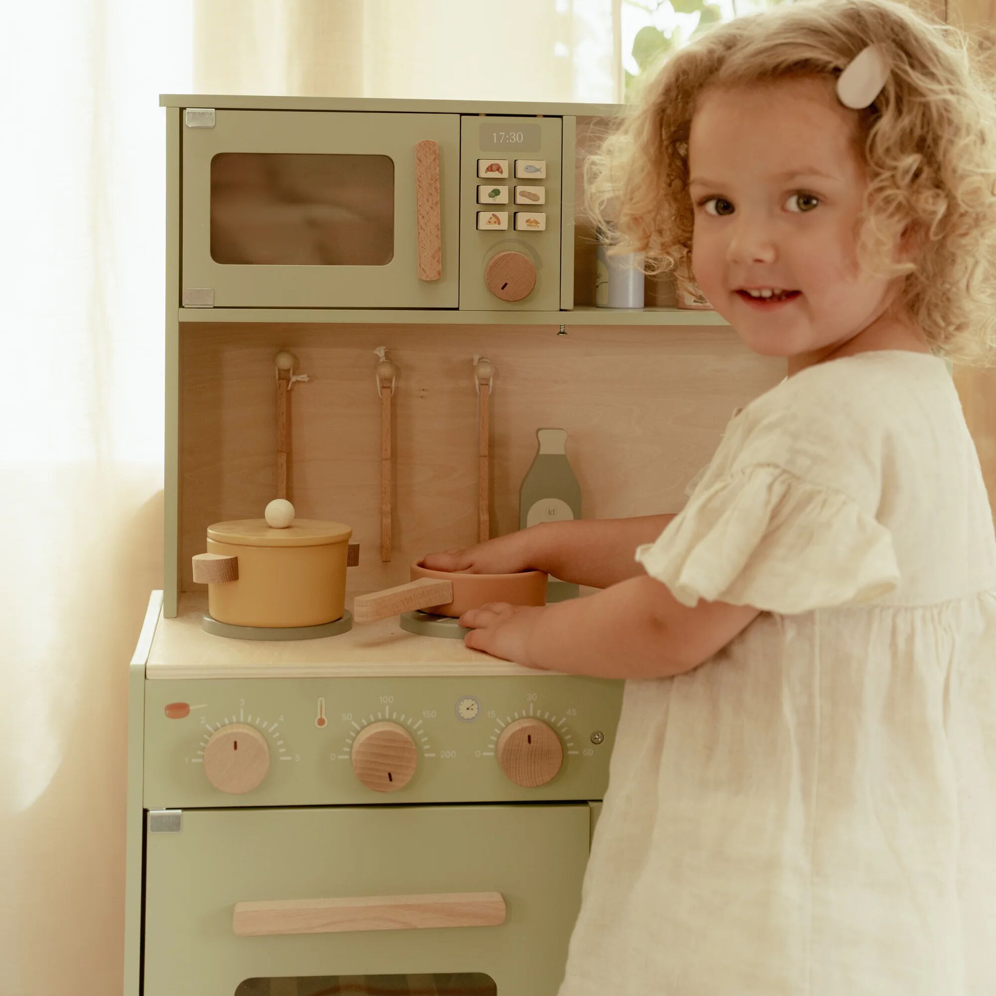 Little Dutch Wooden Play Kitchen – Mint