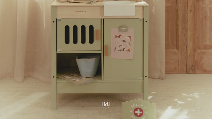 Little Dutch Wooden Veterinary Practice