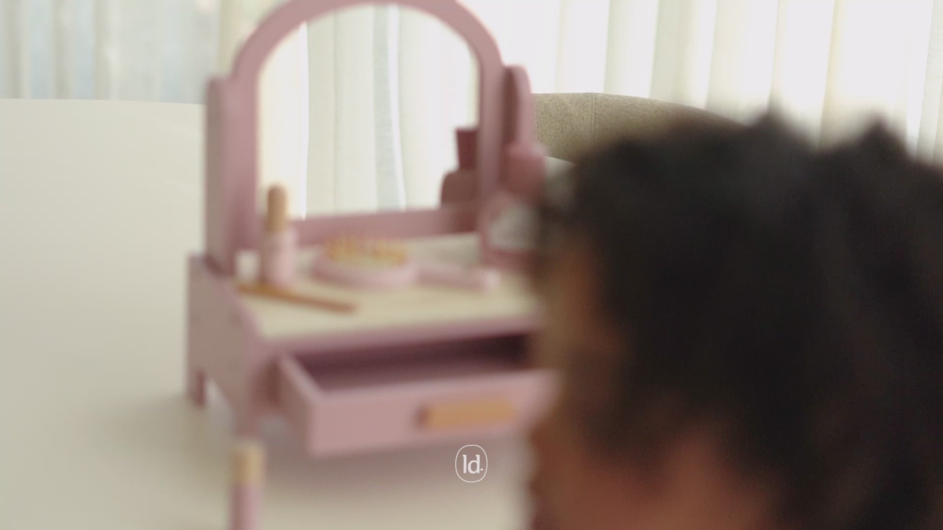 Little Dutch Vanity Table