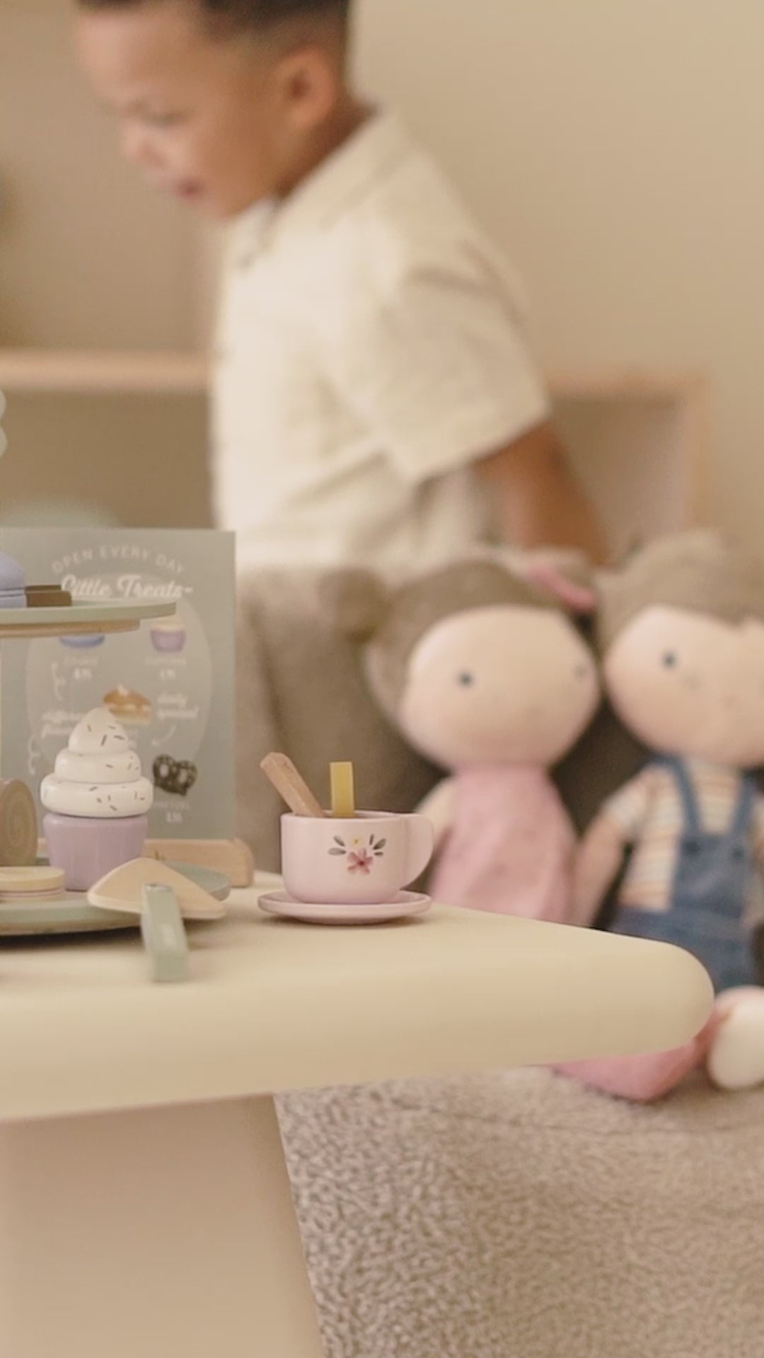 Little Dutch Wooden Cake Stand