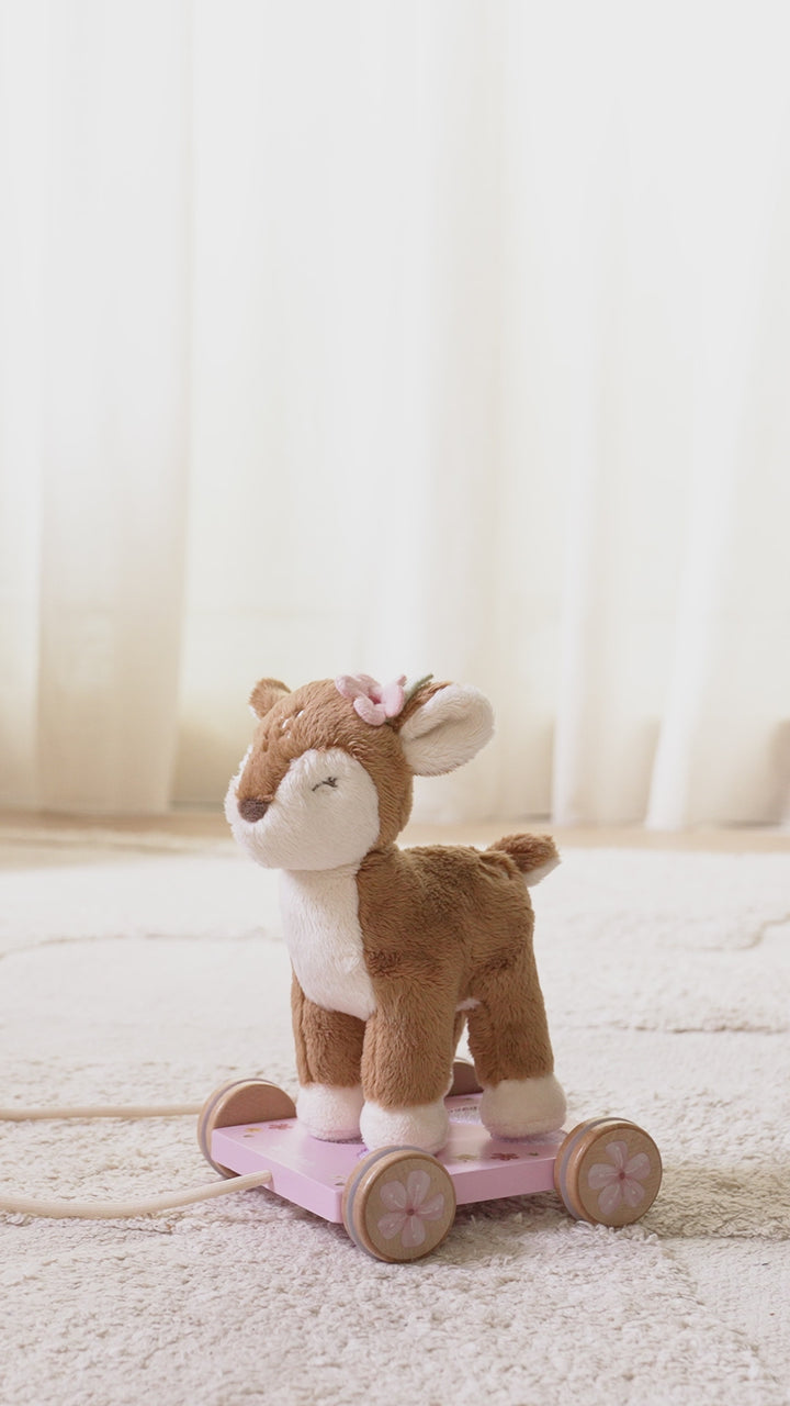 Little Dutch Pull Along Deer – Fairy Garden