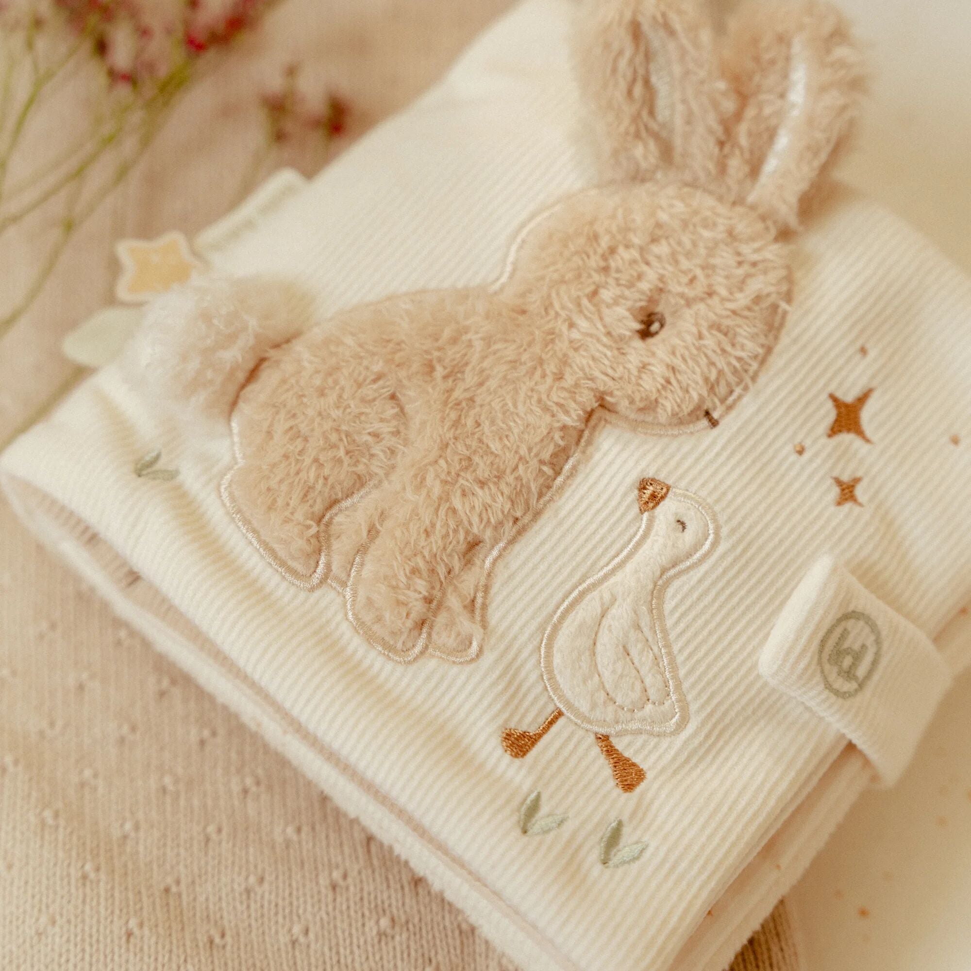 Little Dutch Soft Activity Book – Newborn Naturals