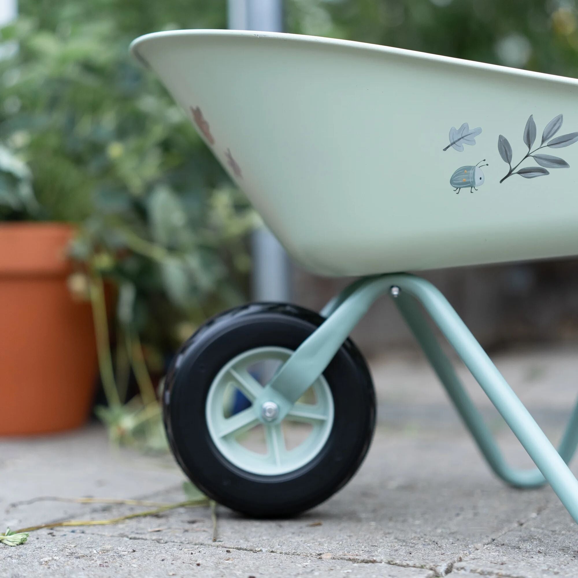 Little Dutch Wheelbarrow – Forest Friends