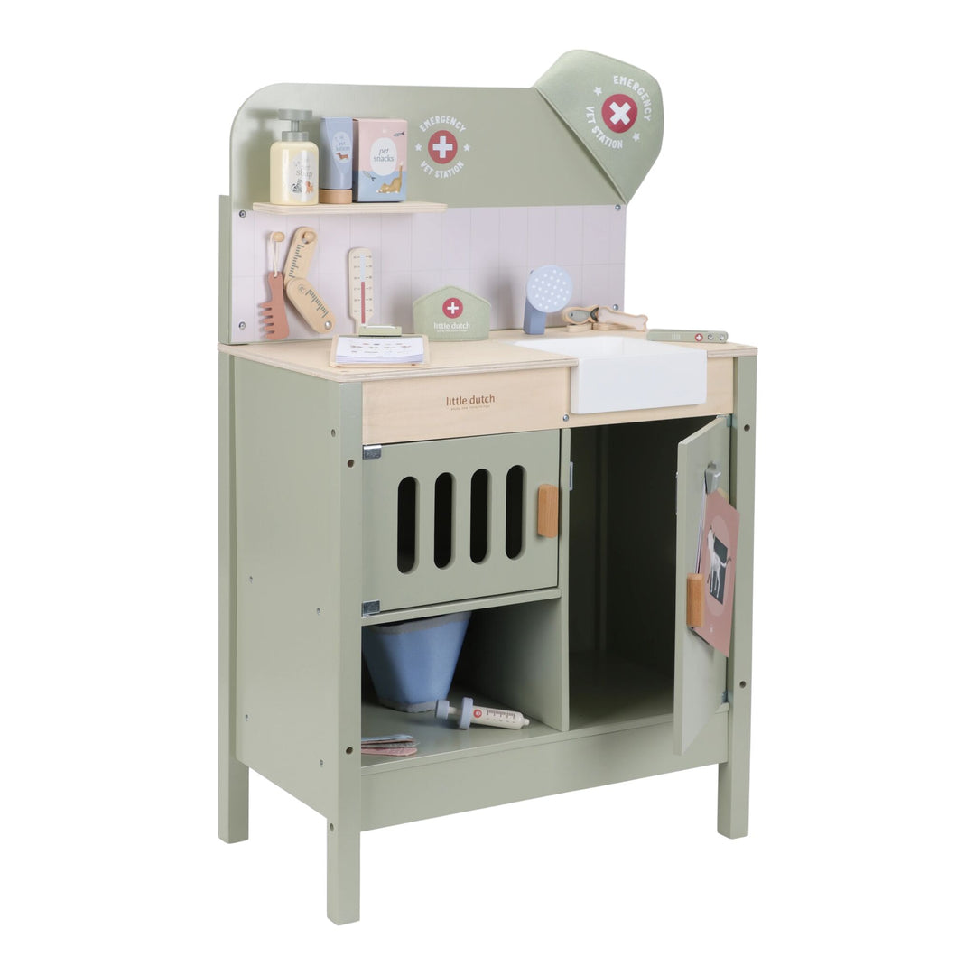 Little Dutch Wooden Veterinary Practice