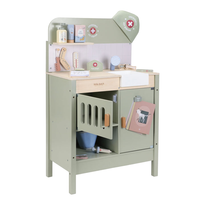 Little Dutch Wooden Veterinary Practice