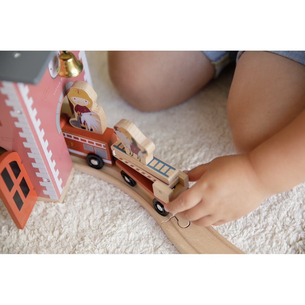 fire-station-playset-railway-extension-4