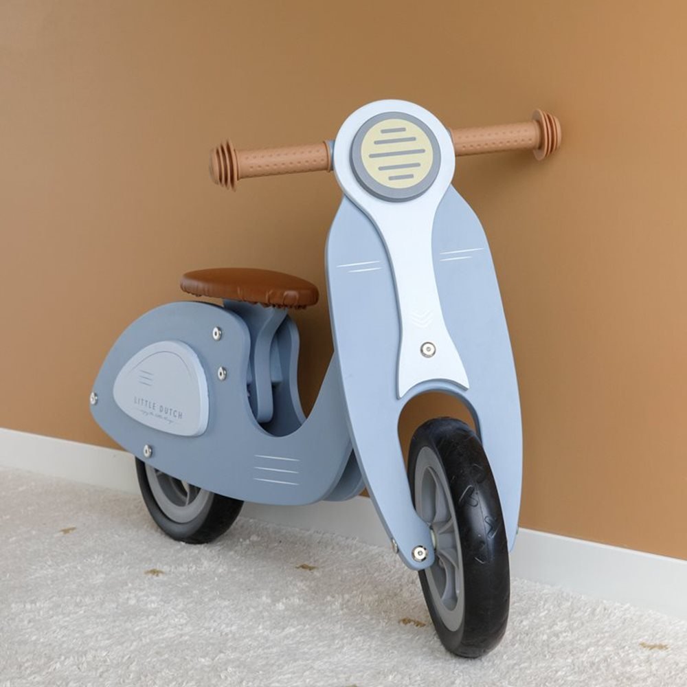 little-dutch-wooden-scooter-blue-4