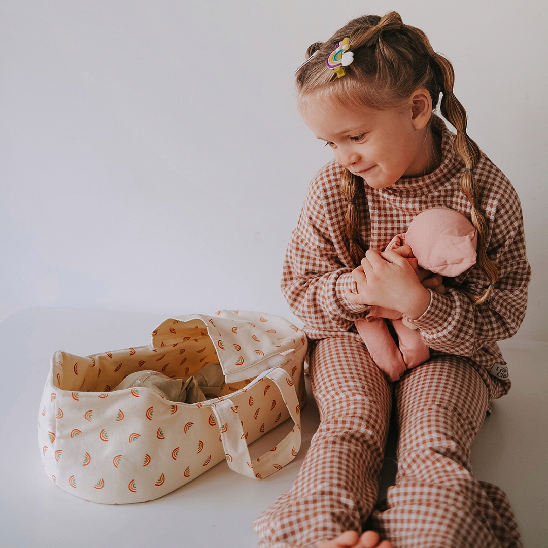 Olli Ella Dinkum Doll Carry Cot – Rainbow