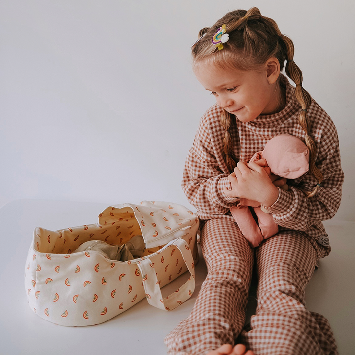 Olli Ella Dinkum Doll Carry Cot – Rainbow