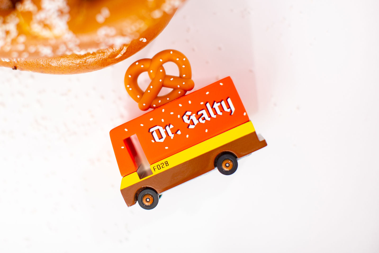 Candylab Toys Candyvan® – Pretzel Van